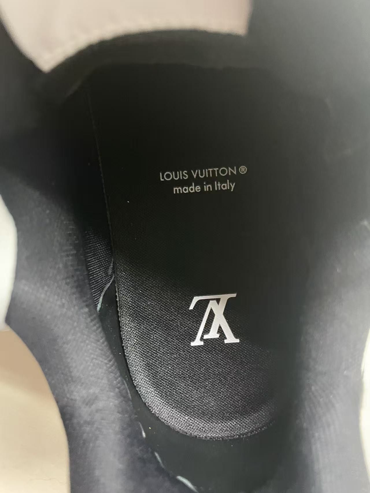 Louis Vuitton Louis Vuitton Monogram Trainer Sneakers Size US 9 / IT 39 - 8 Thumbnail