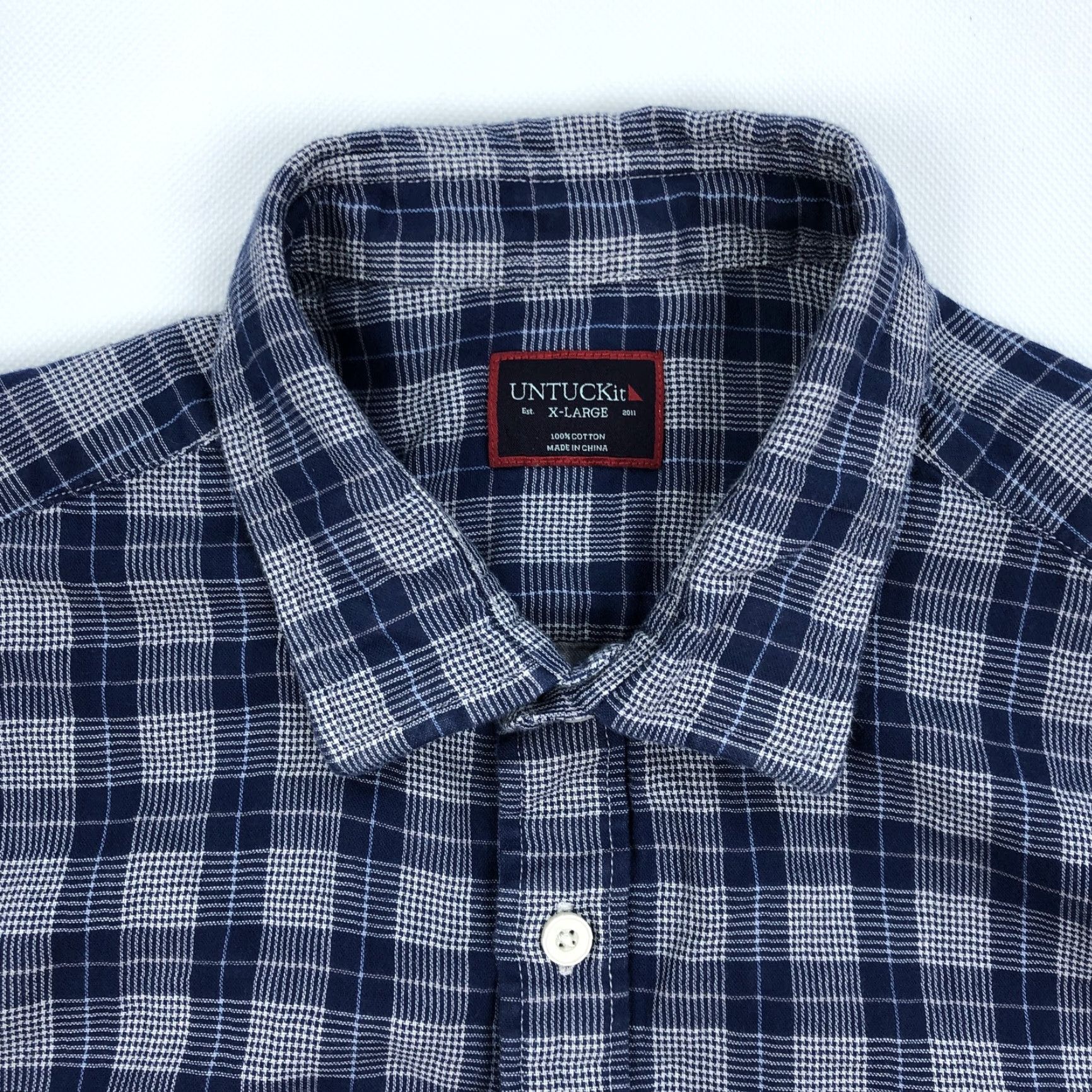 UNTUCKit UNTUCKit Button-Down Shirt Men XL Navy Blue Plaid Short Sleeve Casual Shirt Size US XL / EU 56 / 4 - 3 Thumbnail