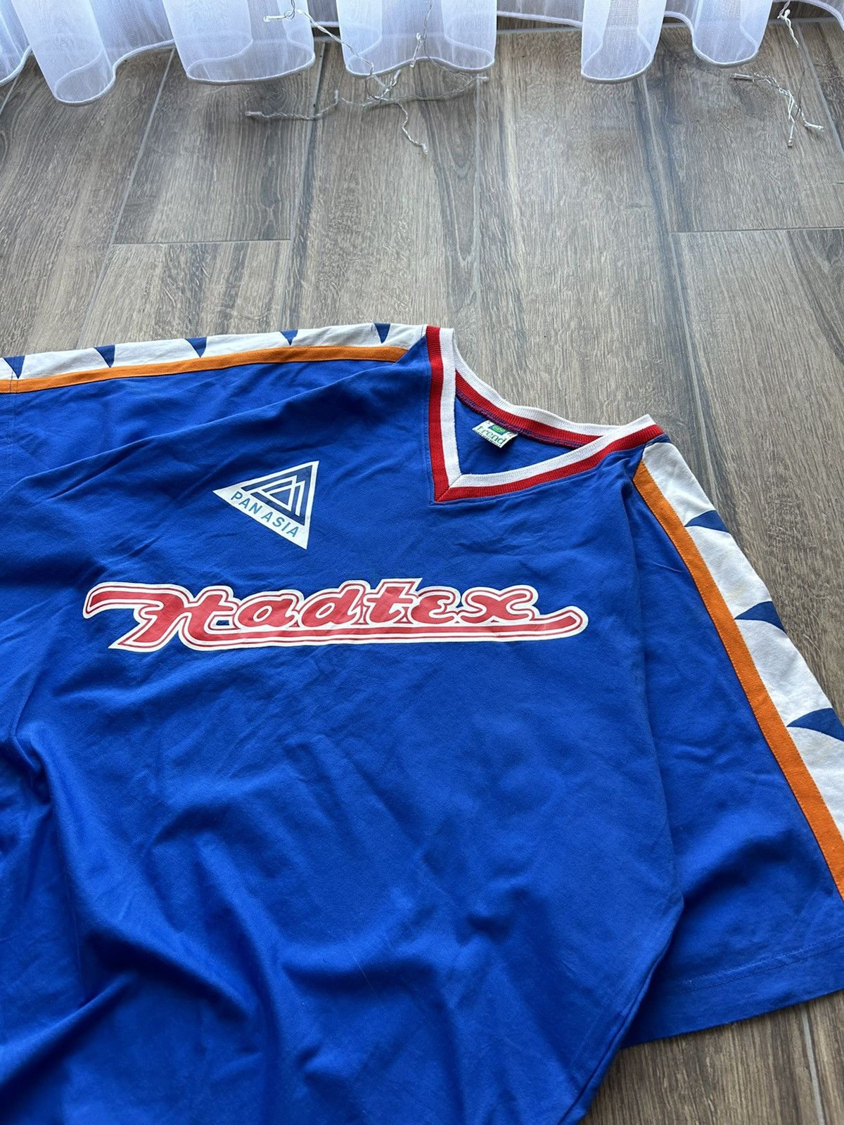 Vintage Vintage Basketball Hadtex Bandung 1996 big logo jersey Size US L / EU 52-54 / 3 - 3 Thumbnail