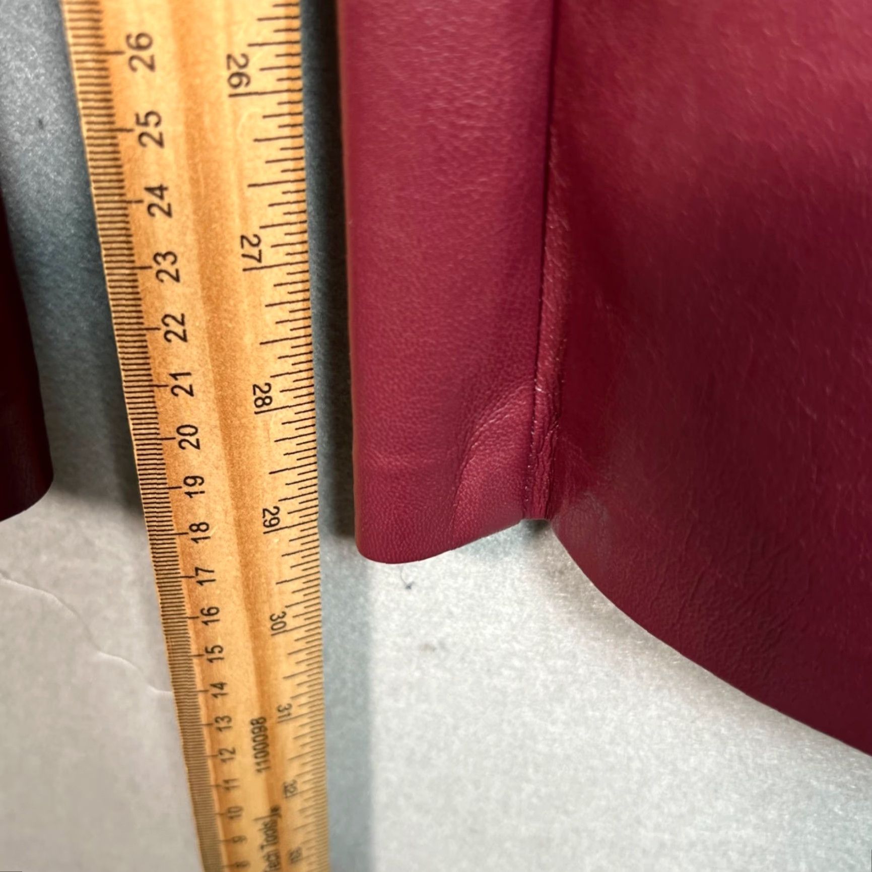 Vintage Wilfred Burgundy Faux Leather High-Waisted Straight-Leg Pants Womens Size 2 Size 26" / US 2 / IT 38 - 7 Thumbnail