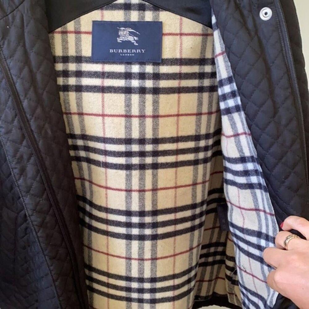 Burberry Burberry Vintage Quilted Jacket with Fur Hood Size S / US 4 / IT 40 - 2 Thumbnail