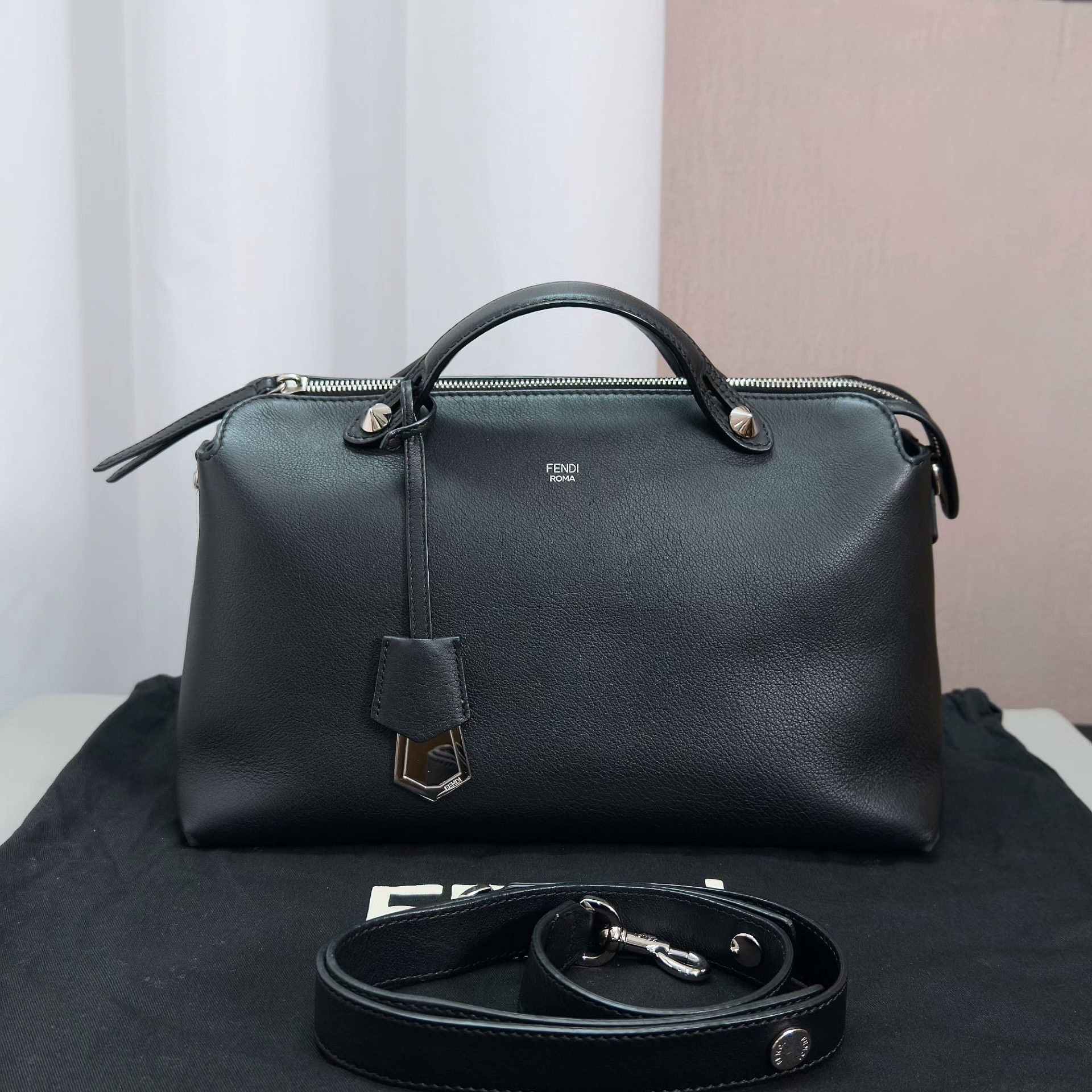 Fendi Pre-loved Bag Very good condition Size ONE SIZE - 1 Thumbnail