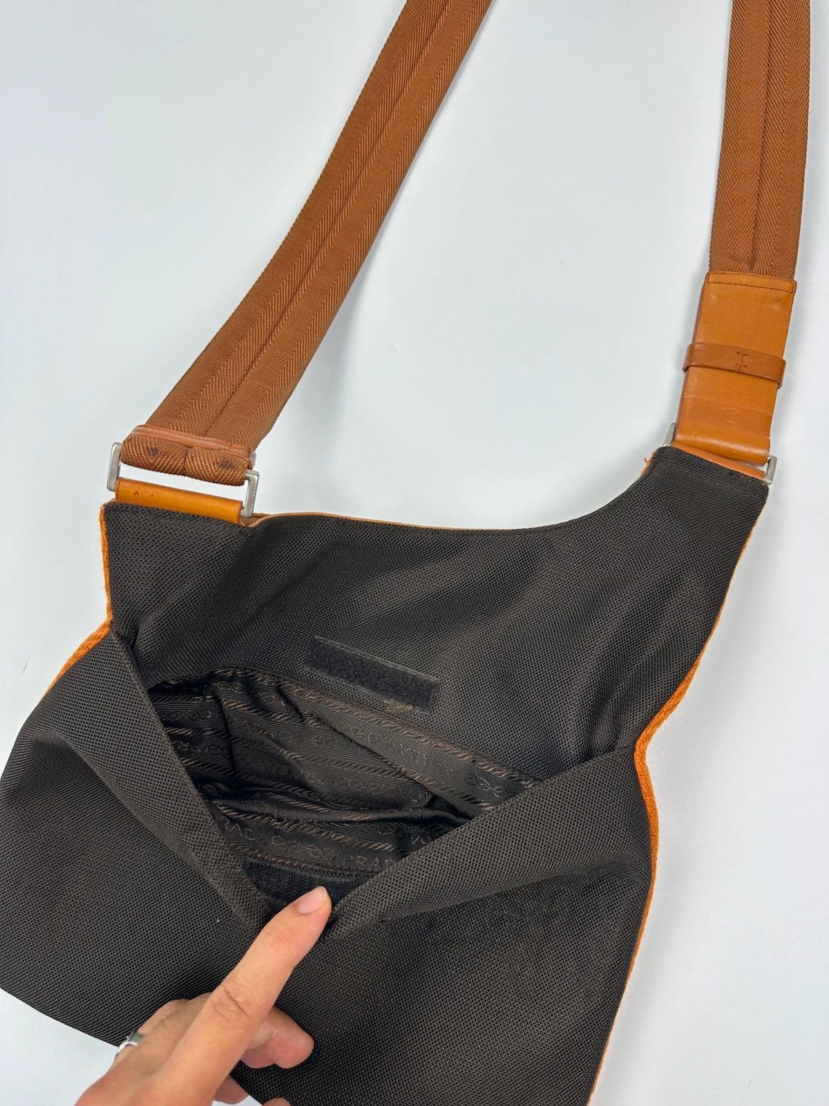 Prada Prada Milano FW99 Fur & Wool Sling Bag Crossbody Orange Flat Size ONE SIZE - 12 Thumbnail