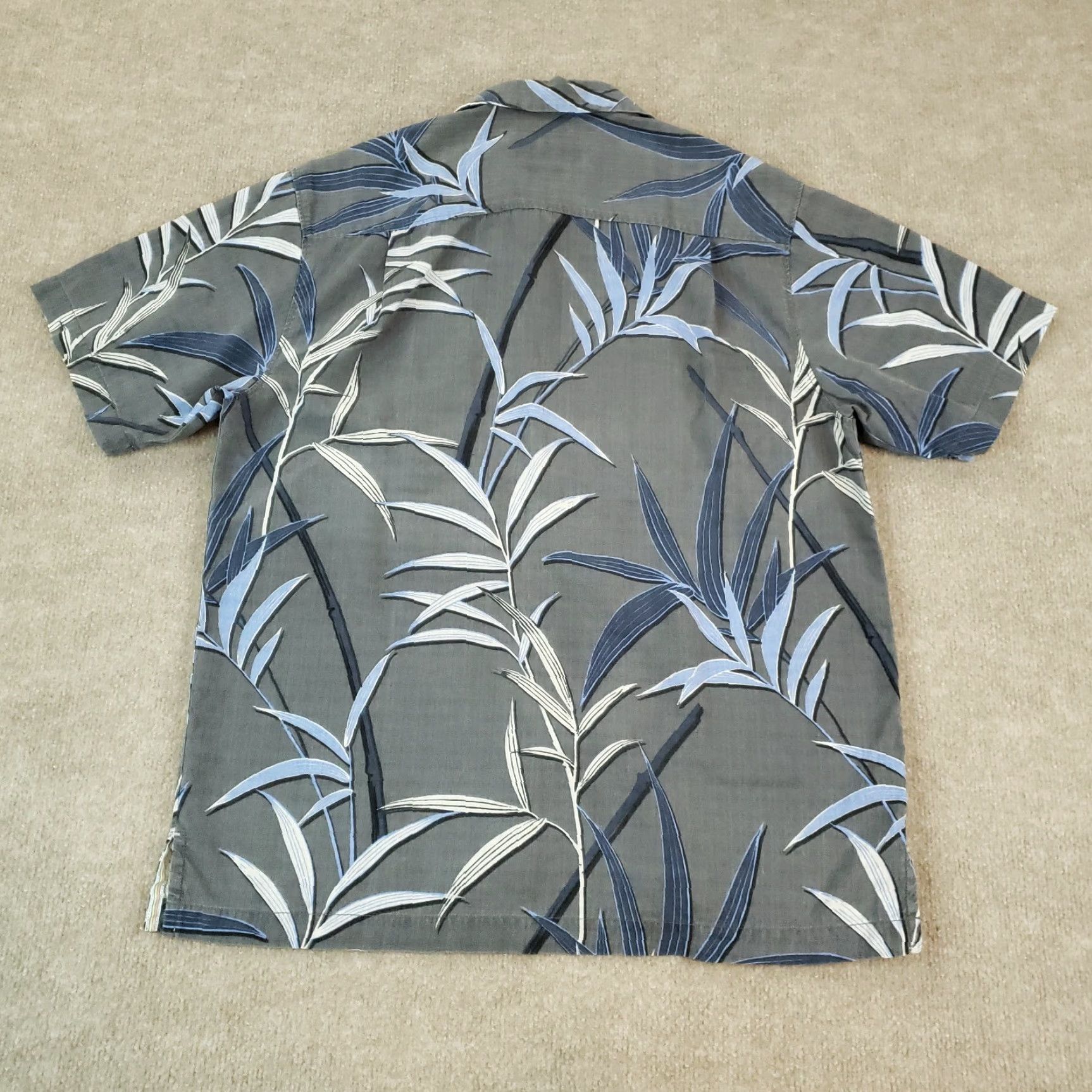 Tommy Bahama Tommy Bahama Hawaiian Floral Button Up Shirt Mens Small Gray 100% Silk Size US S / EU 44-46 / 1 - 6 Thumbnail