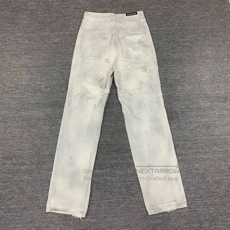 Balenciaga Balenciaga White Distressed Denim Jeans. Size US 26 / EU 42 - 2 Thumbnail