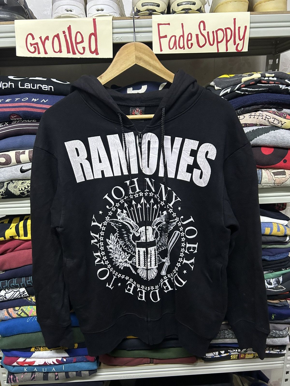 Band Tees Vintage ramones band hoodie Size US L / EU 52-54 / 3 - 1 Thumbnail