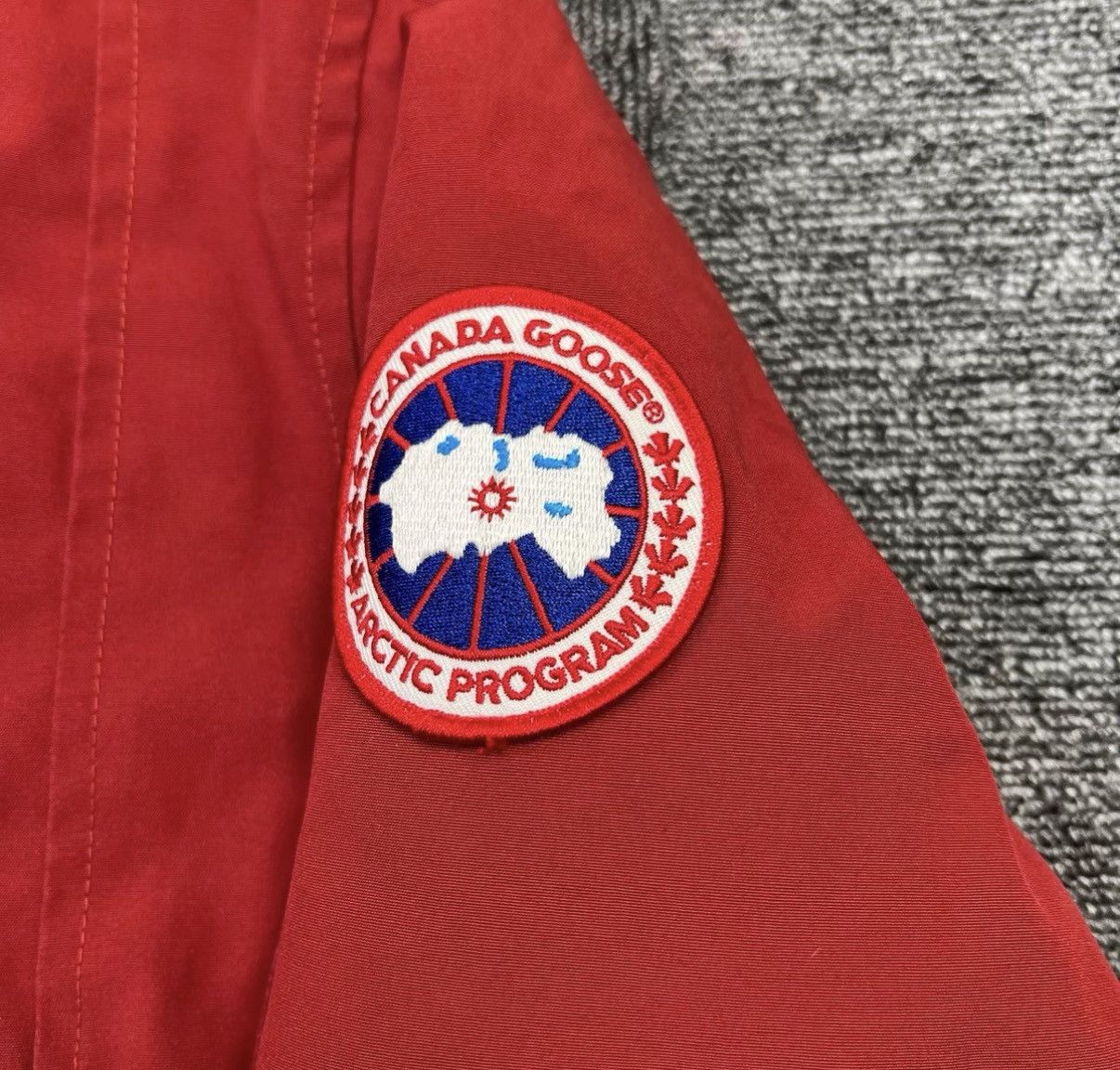 Canada Goose Canada Goose / Red Mid-Length Parka Down Jacket K12 Size XS / US 0-2 / IT 36-38 - 3 Thumbnail
