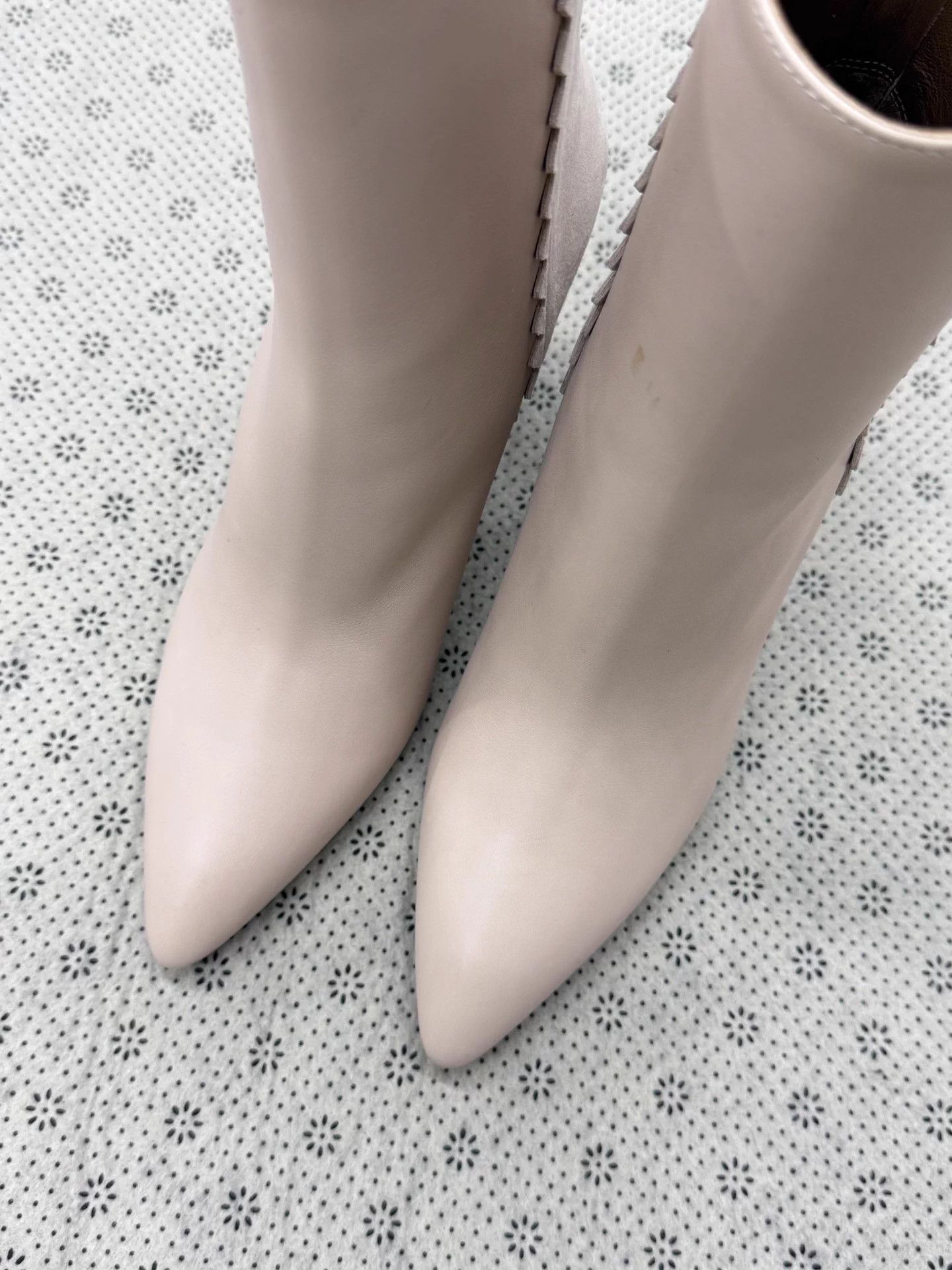 Hermes Hermes nude pink suede colorblocked heeled short boots 38 Size US 7 / IT 37 - 2 Thumbnail