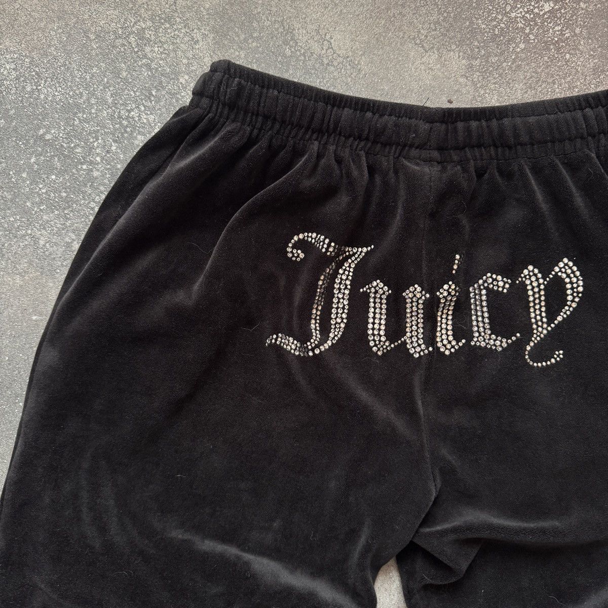 Juicy Couture Juicy Couture Y2K Sexy Glam Rhinestones Velour Track Pants Size 28" / US 6 / IT 42 - 4 Thumbnail