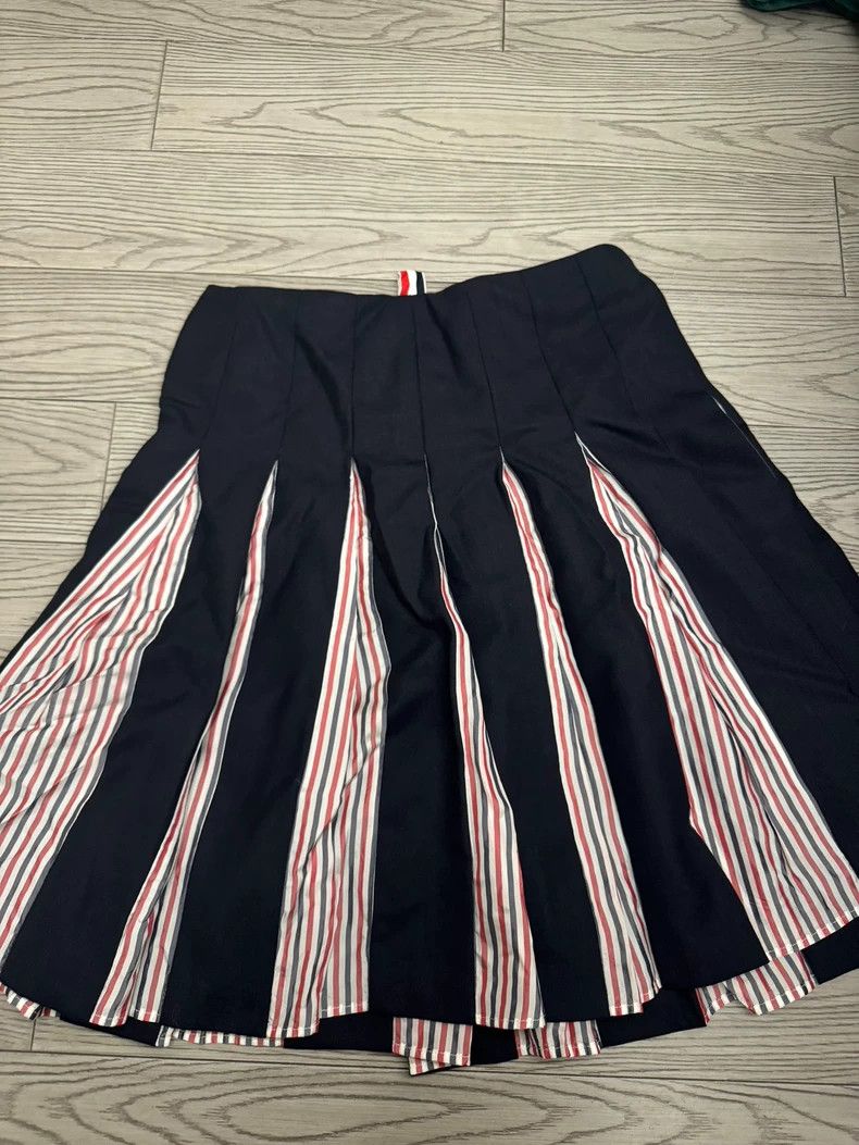 Thom Browne Thom browne Size 1 Skirt 2503-Nextarrow Size 25" / US 0 / IT 36 - 3 Thumbnail