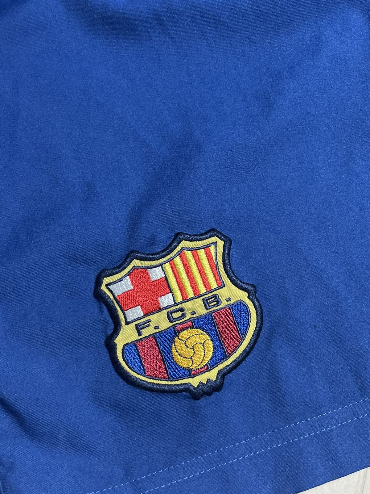 Nike × Vintage Nike vintage barcelona shorts Size US 32 / EU 48 - 4 Thumbnail