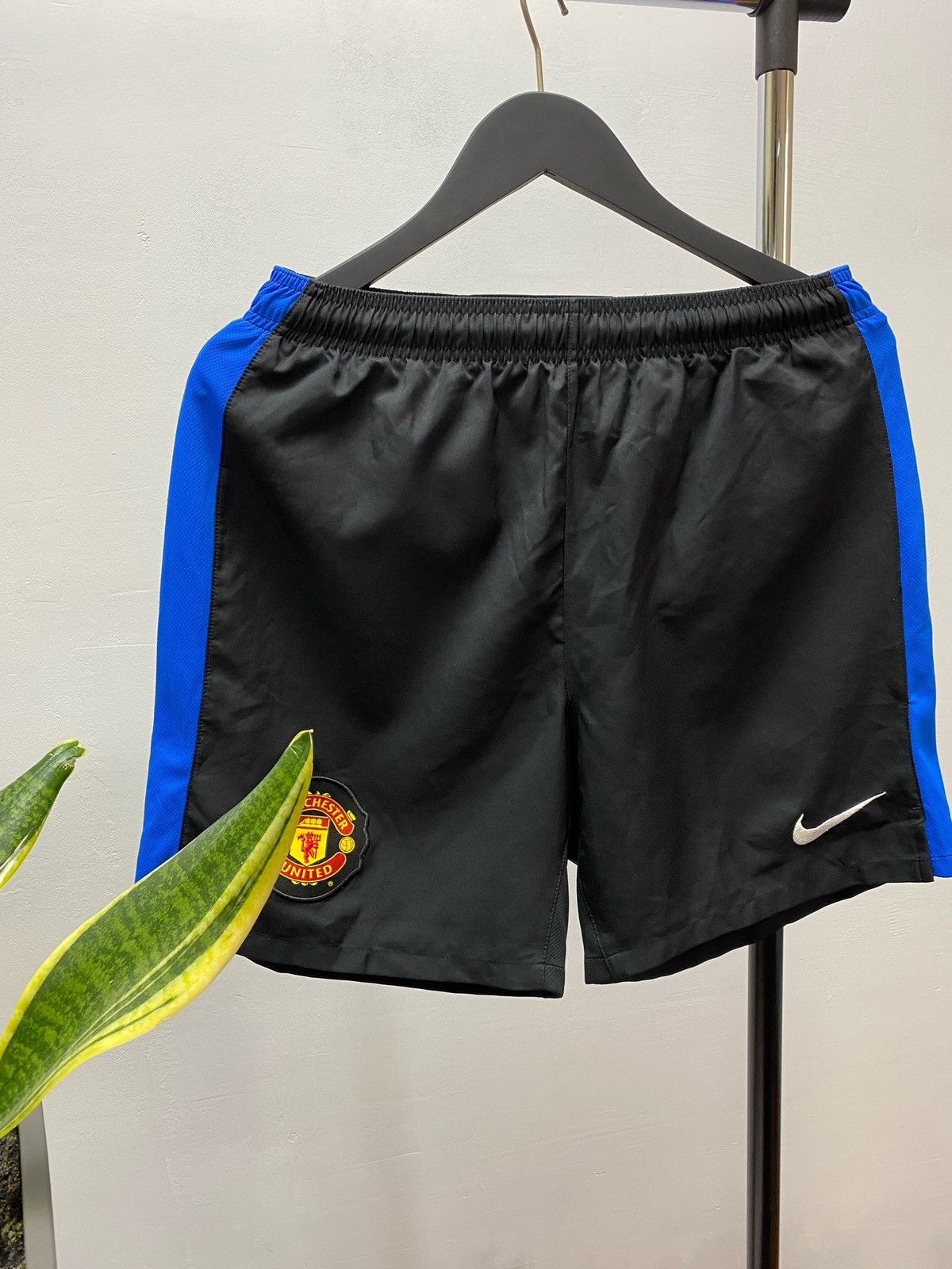 Nike × Vintage Vintage Y2K Nike Manchester United Football Soccer Shorts Size US 30 / EU 46 - 3 Thumbnail