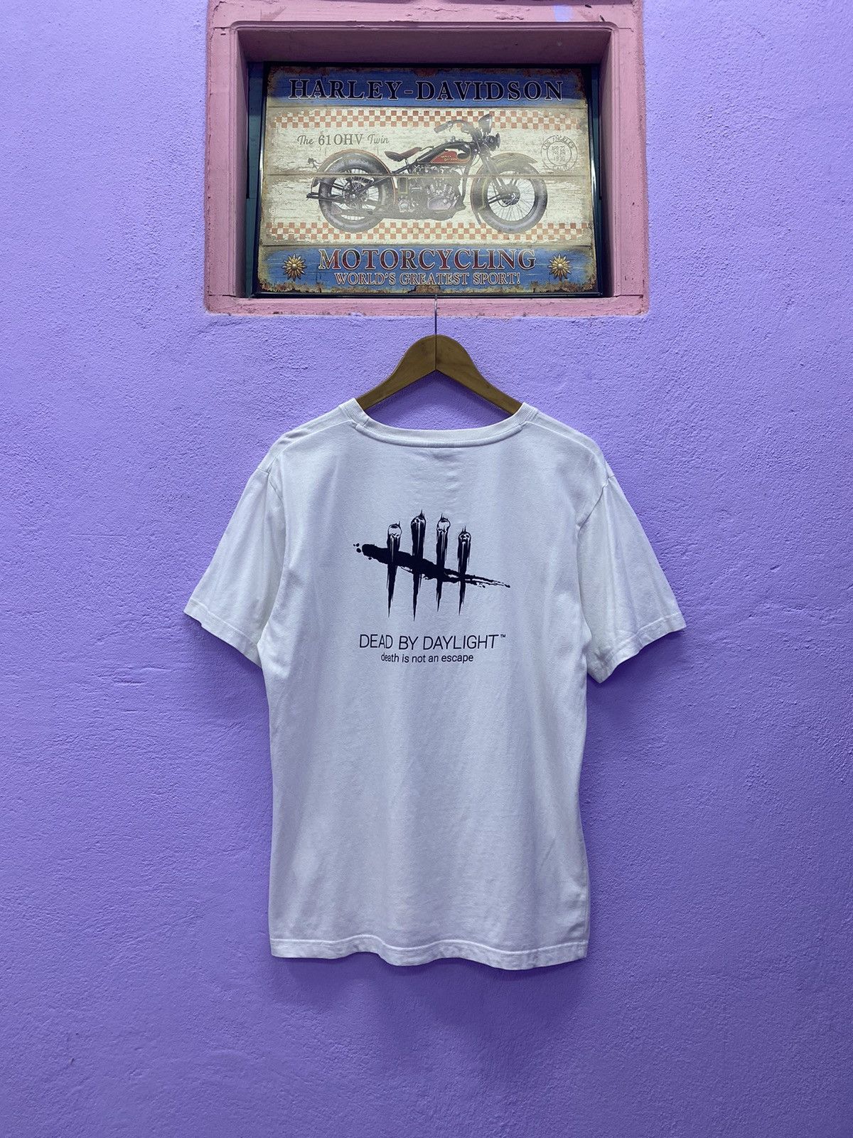 Japanese Brand Dead By Daylight ‘ Dead is not an escape’ White Tee Size US M / EU 48-50 / 2 - 1 Thumbnail