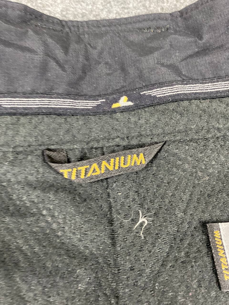 Columbia columbia ski pants very nice design Size US 35 - 15 Thumbnail