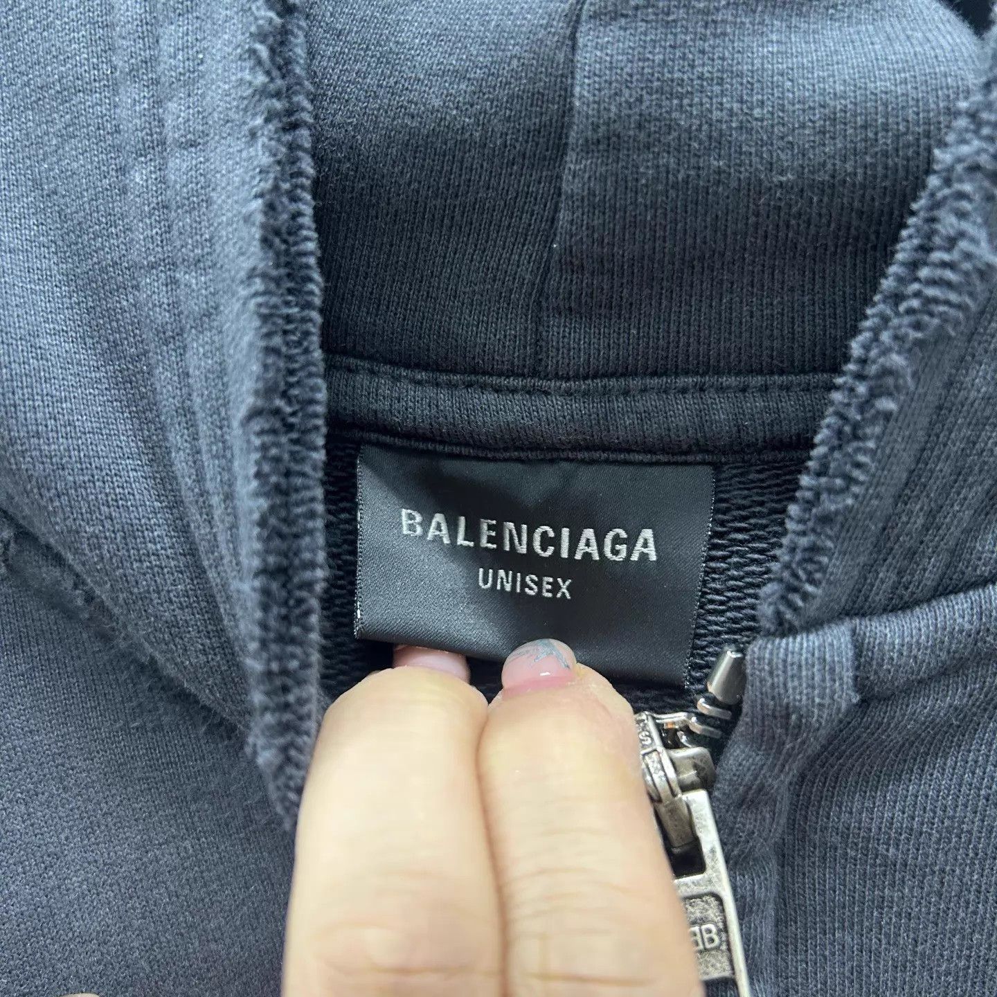 Balenciaga Balenciaga CIAO BELLO Distressed Logo Zipper Hoodie M Size M / US 6-8 / IT 42-44 - 3 Thumbnail