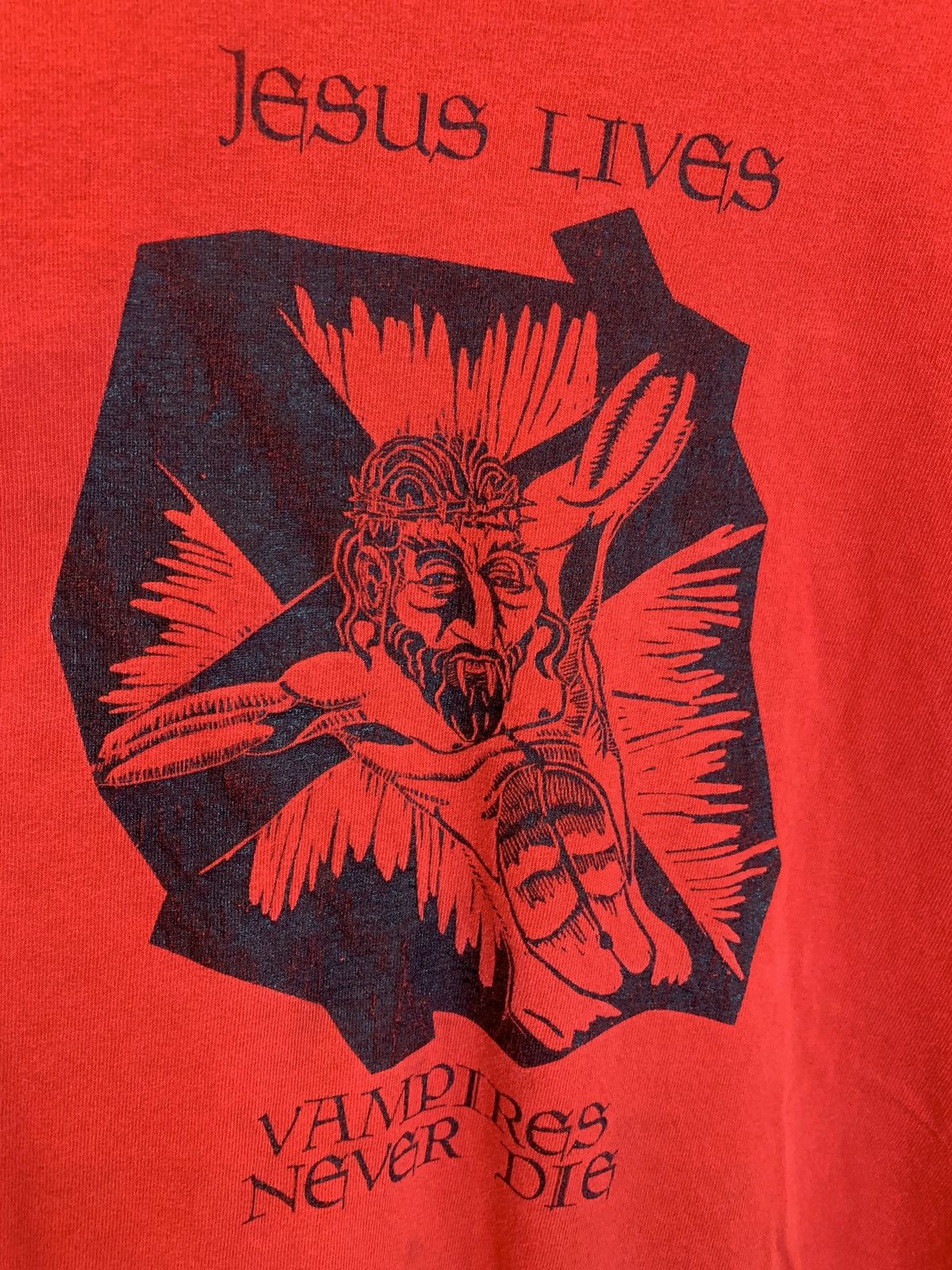 Vintage *RARE* Vintage 90’s Jesus Lives Vampires Never Die Art Shirt Size US XL / EU 56 / 4 - 6 Thumbnail