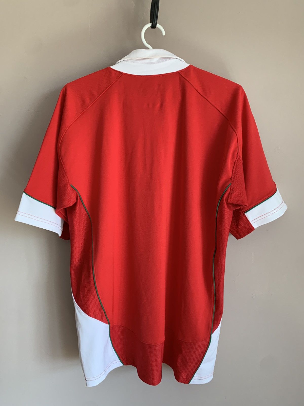 Under Armour Wales 2008 Home Rugby Union Shirt Under Armor Jersey Size L Size US L / EU 52-54 / 3 - 2 Thumbnail