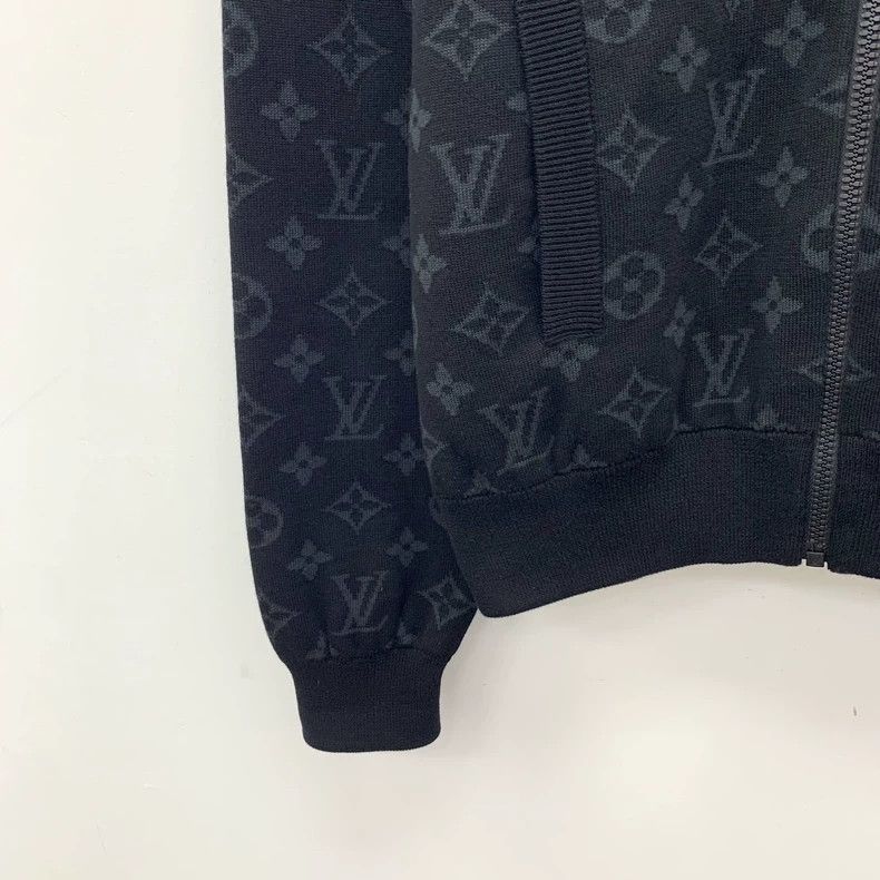 Louis Vuitton Louis Vuitton 22 Long Sleeve Jacket with black logo and fu Size US XS / EU 42 / 0 - 4 Thumbnail