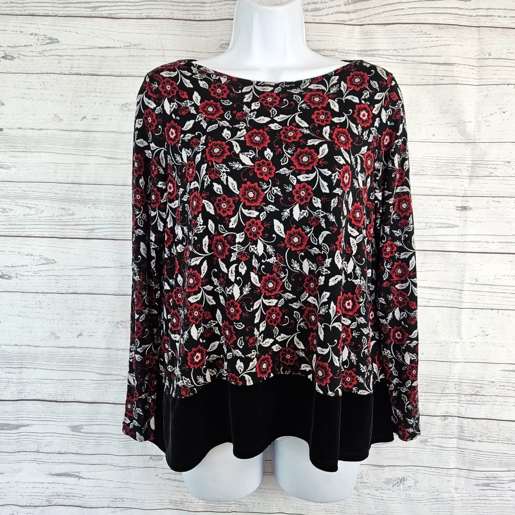J. Jill J Jill Wearever Collection Womens Top Sz Small Red Black Floral Velvet Hem Blouse Long Sleeve Knit Pullover Multicolor Floral Pattern Shirt Womens Size S / US 4 / IT 40 - 2 Thumbnail