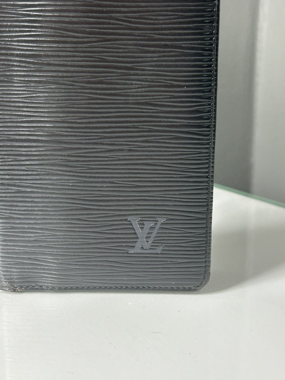 Louis Vuitton Louis Vuitton Black Epi Checkbook Wallet LO0990 Size ONE SIZE - 2 Thumbnail