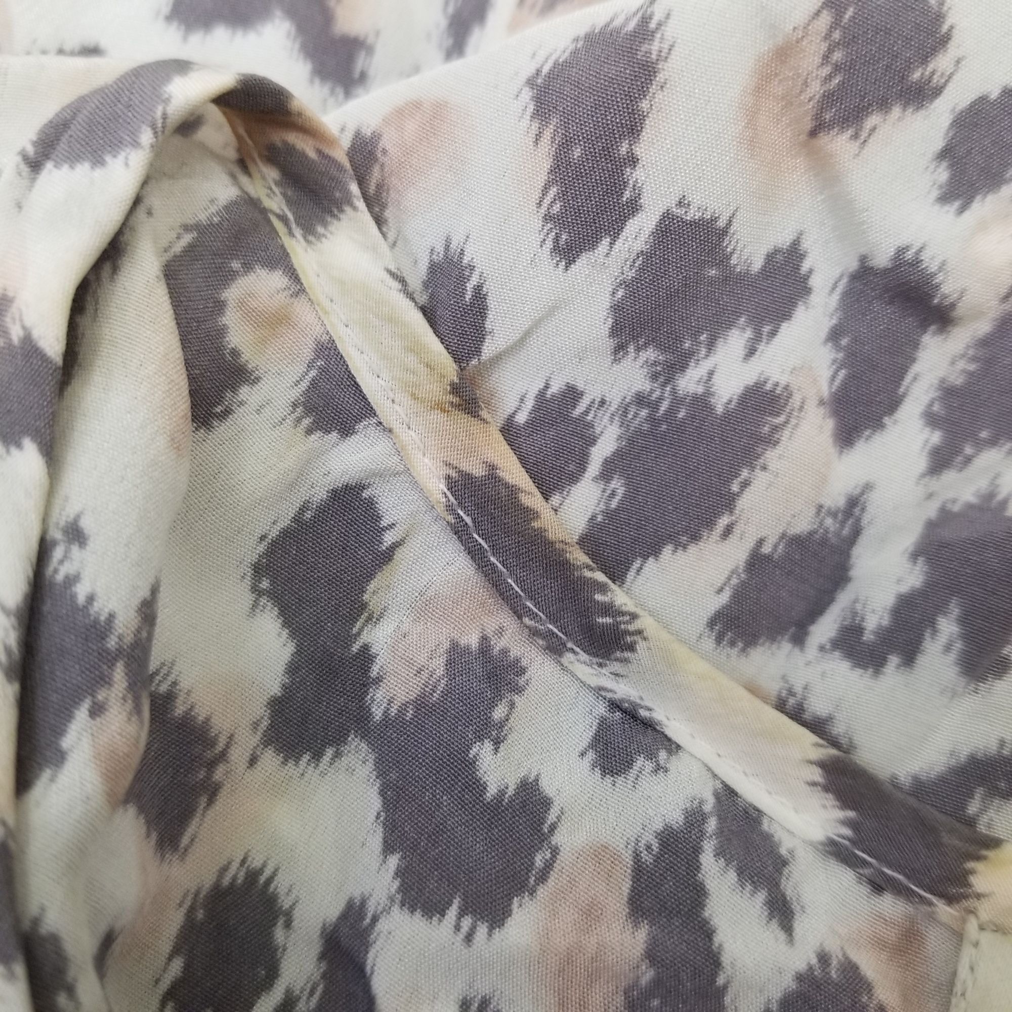 Joie Joie XS IVA Top Animal Print Silk Blouse Button Down Cap Sle Size XS / US 0-2 / IT 36-38 - 8 Thumbnail