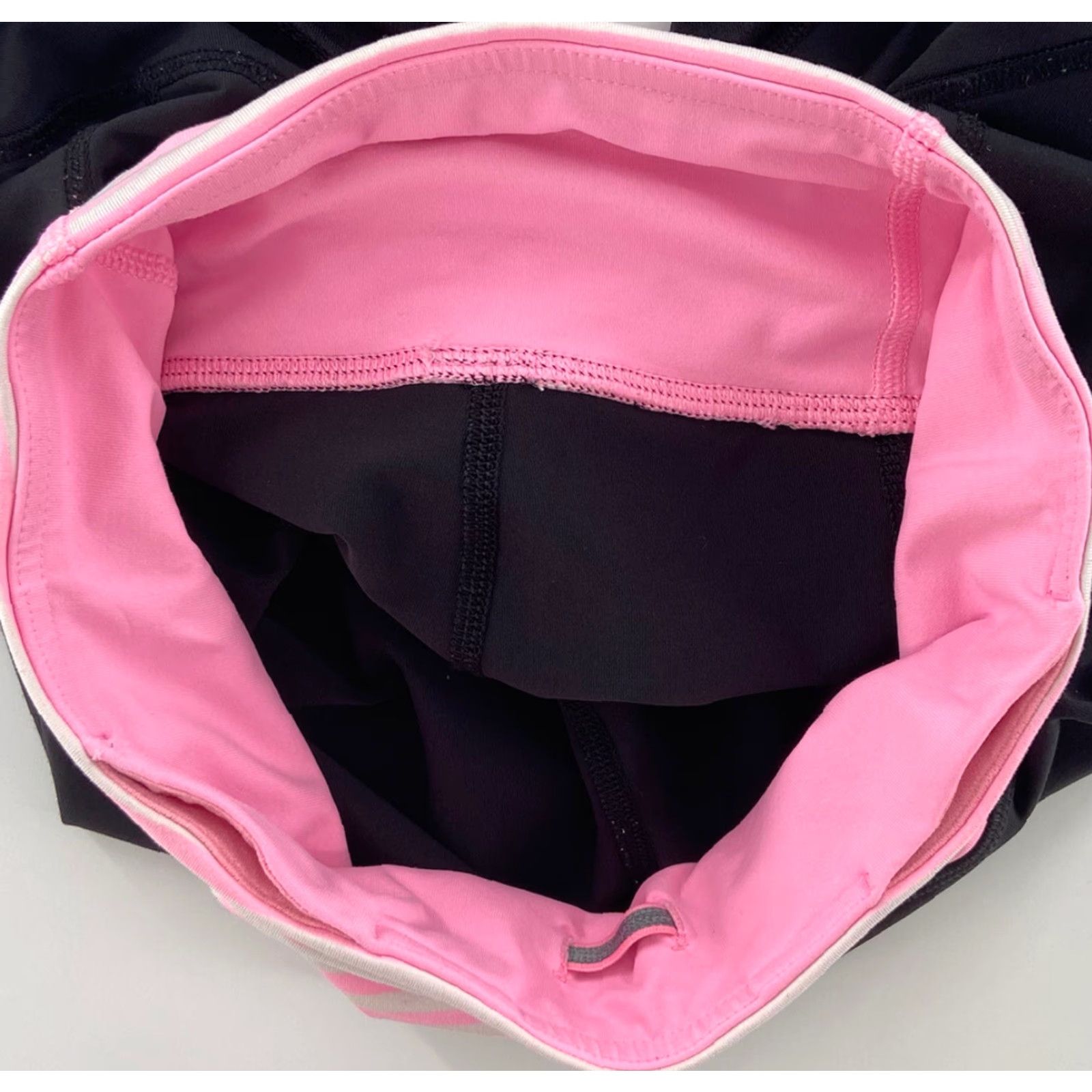 Lululemon Lululemon Leggings Size 4 Cropped Black Pink Pockets Yoga Activewear Womens Size 27" / US 4 / IT 40 - 4 Thumbnail