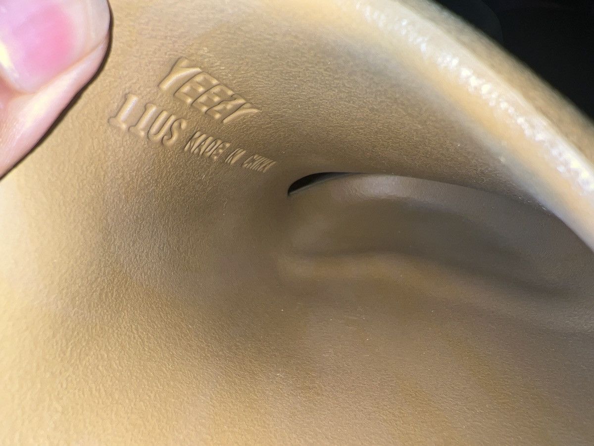 Adidas Adidas yeezy slides ochre Size US 11 / EU 44 - 13 Thumbnail