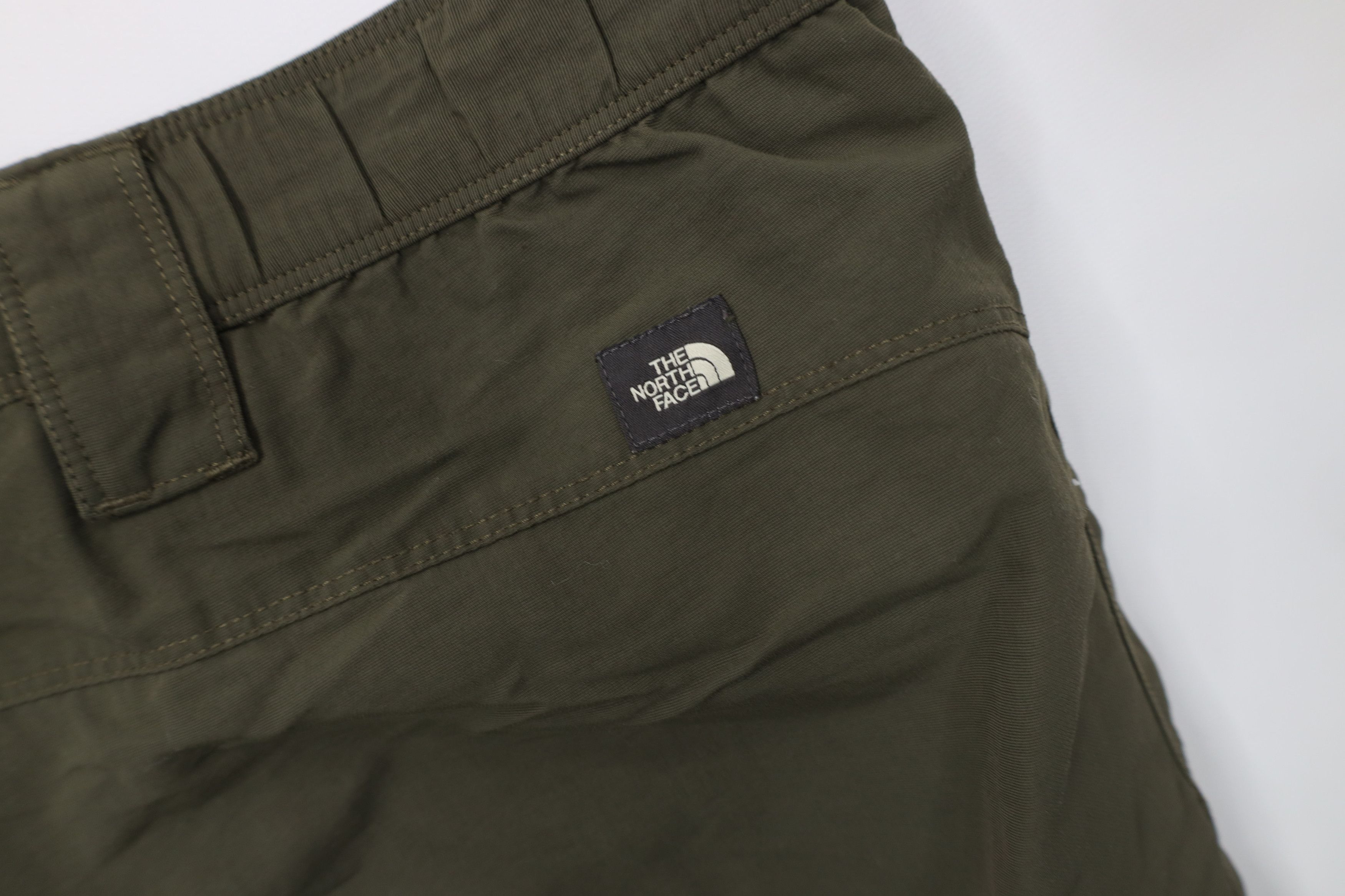 The North Face Vintage Y2K The North Face Trekking Cargo Shorts Green Size US 36 / EU 52 - 12 Thumbnail