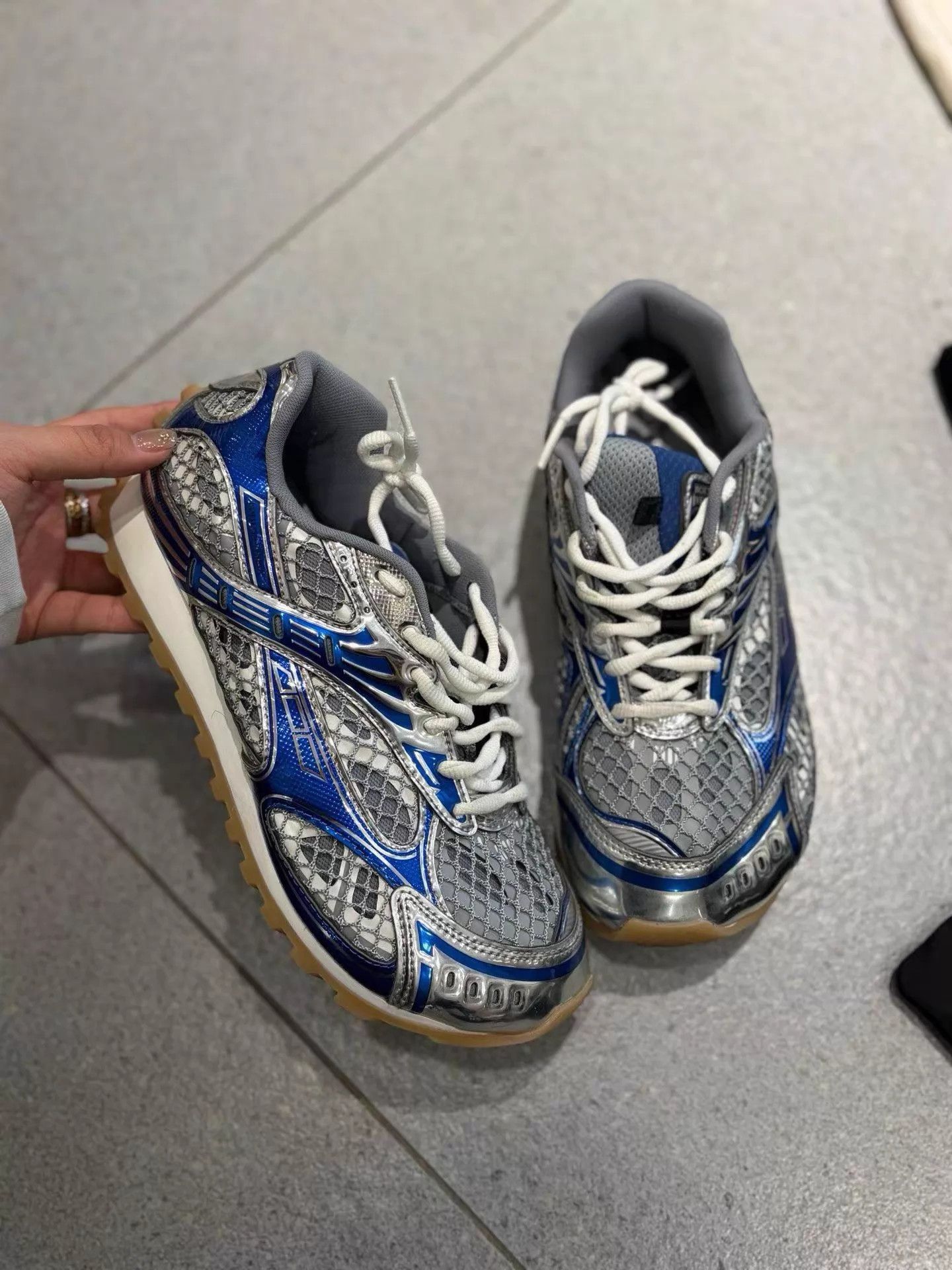 Bottega Veneta Bottega Veneta Mirror Blue 99.99 New Sneakers 39 Size US 8.5 / IT 38.5 - 1 Thumbnail