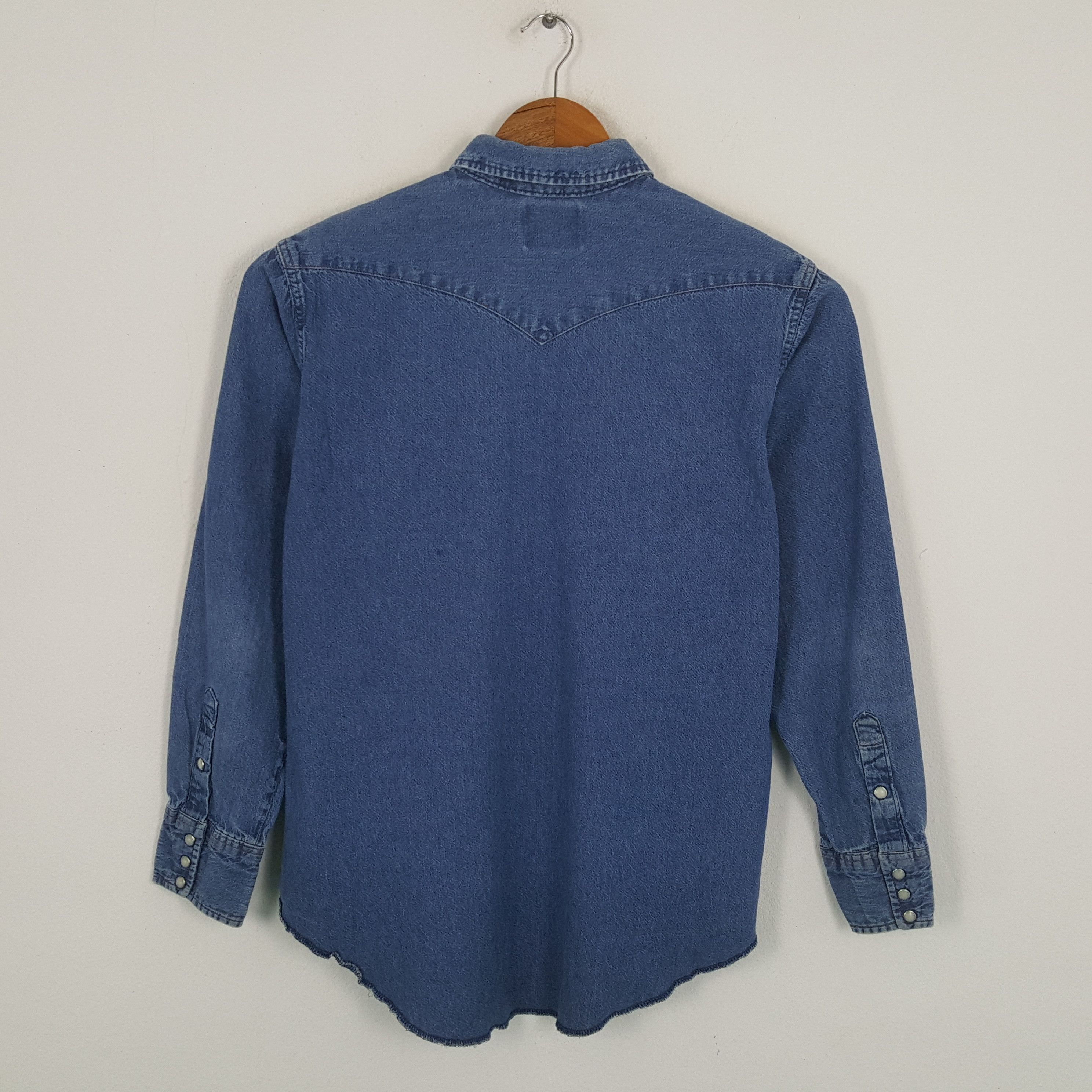 Vintage × Wrangler Vintage WRANGLER American Classic Style Denim Shirts Size US XL / EU 56 / 4 - 3 Thumbnail