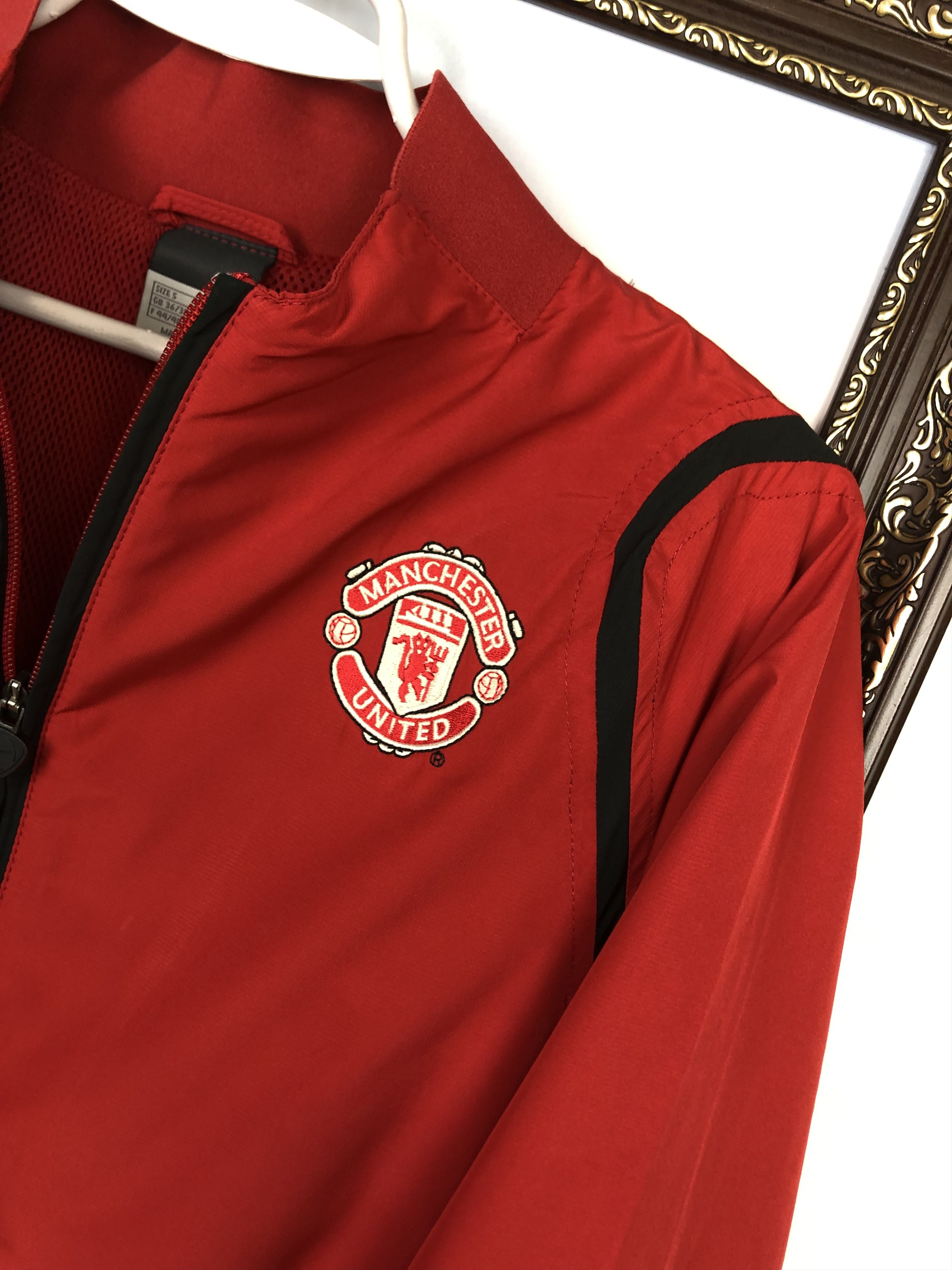 Nike Vintage Nike Manchester United Football Train Jacket Soccer Size US S / EU 44-46 / 1 - 2 Thumbnail