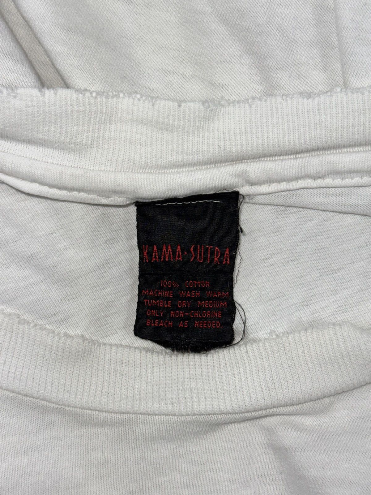 Vintage VINTAGE KAMA SUTRA T-SHIRT Size US XL / EU 56 / 4 - 4 Thumbnail