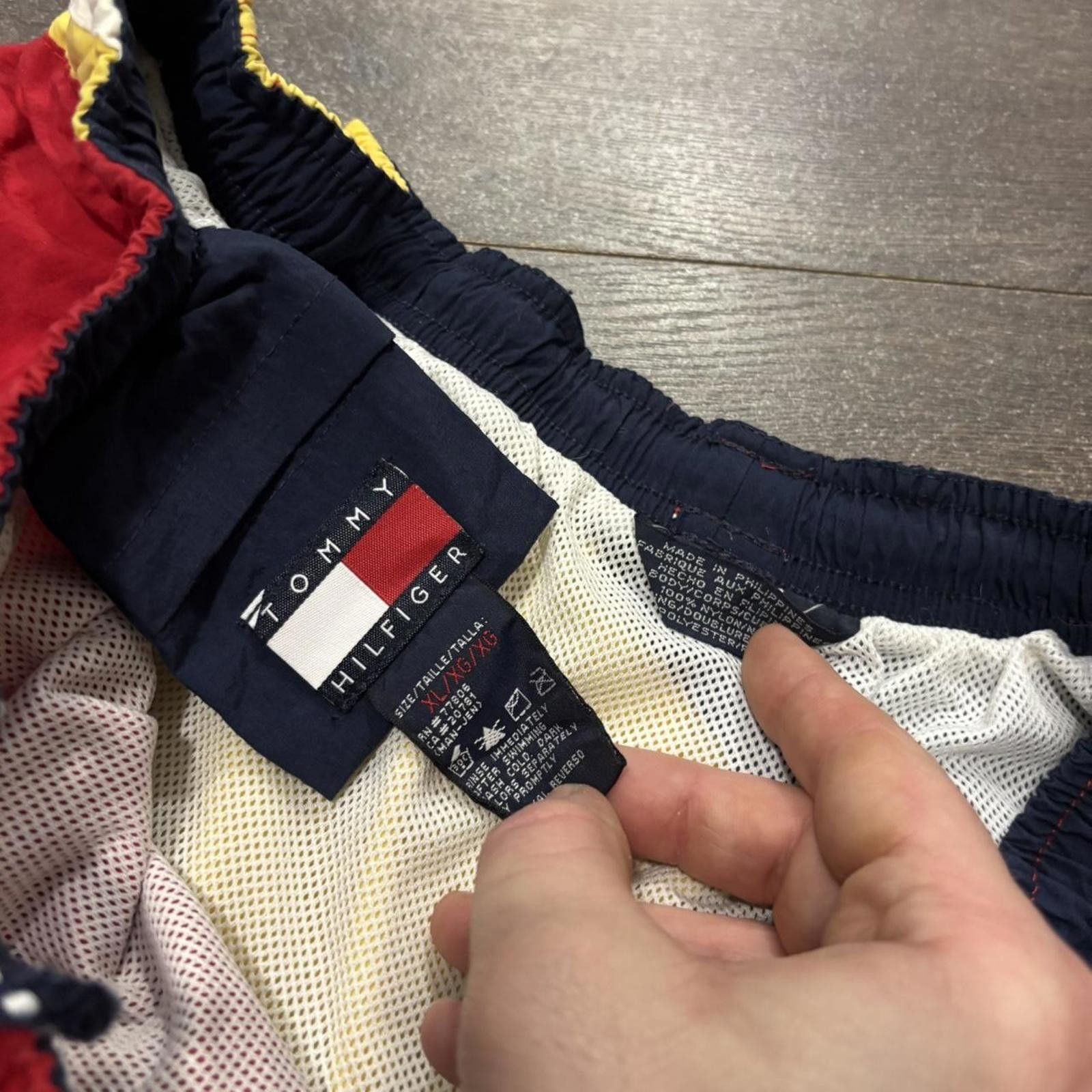 Tommy Hilfiger Vintage Tommy Hilfiger colour block swim shorts 90s XL Size US 36 / EU 52 - 6 Thumbnail