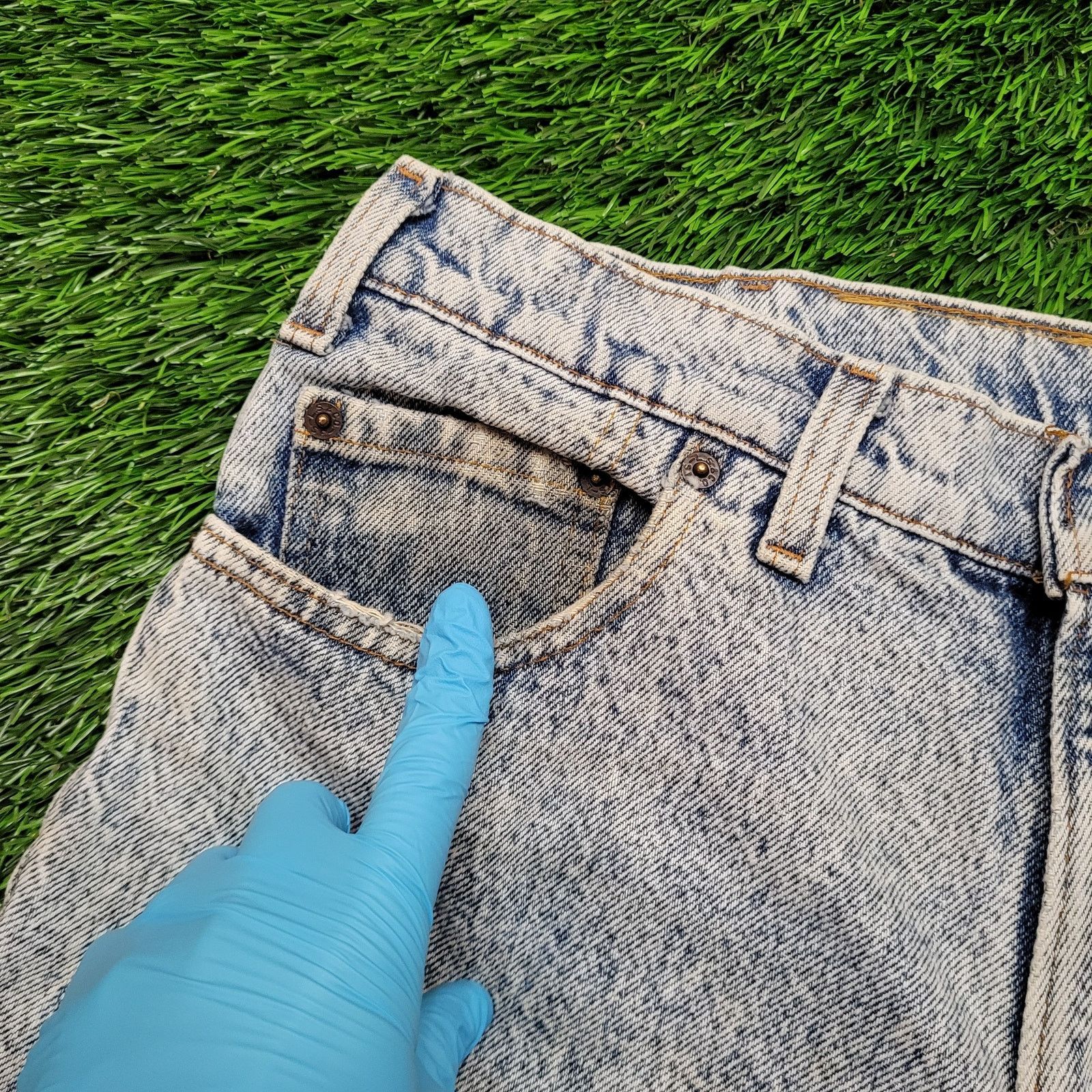 Levi's Vintage 90s Levi's 540 Jeans 33x29.5 USA Baggy Acid-Wash Size US 33 - 3 Thumbnail