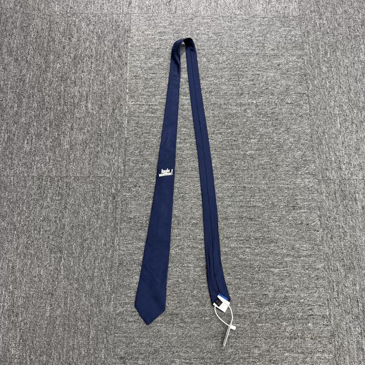 Louis Vuitton Louis Vuitton LV Monogram Tie Size ONE SIZE - 1 Thumbnail
