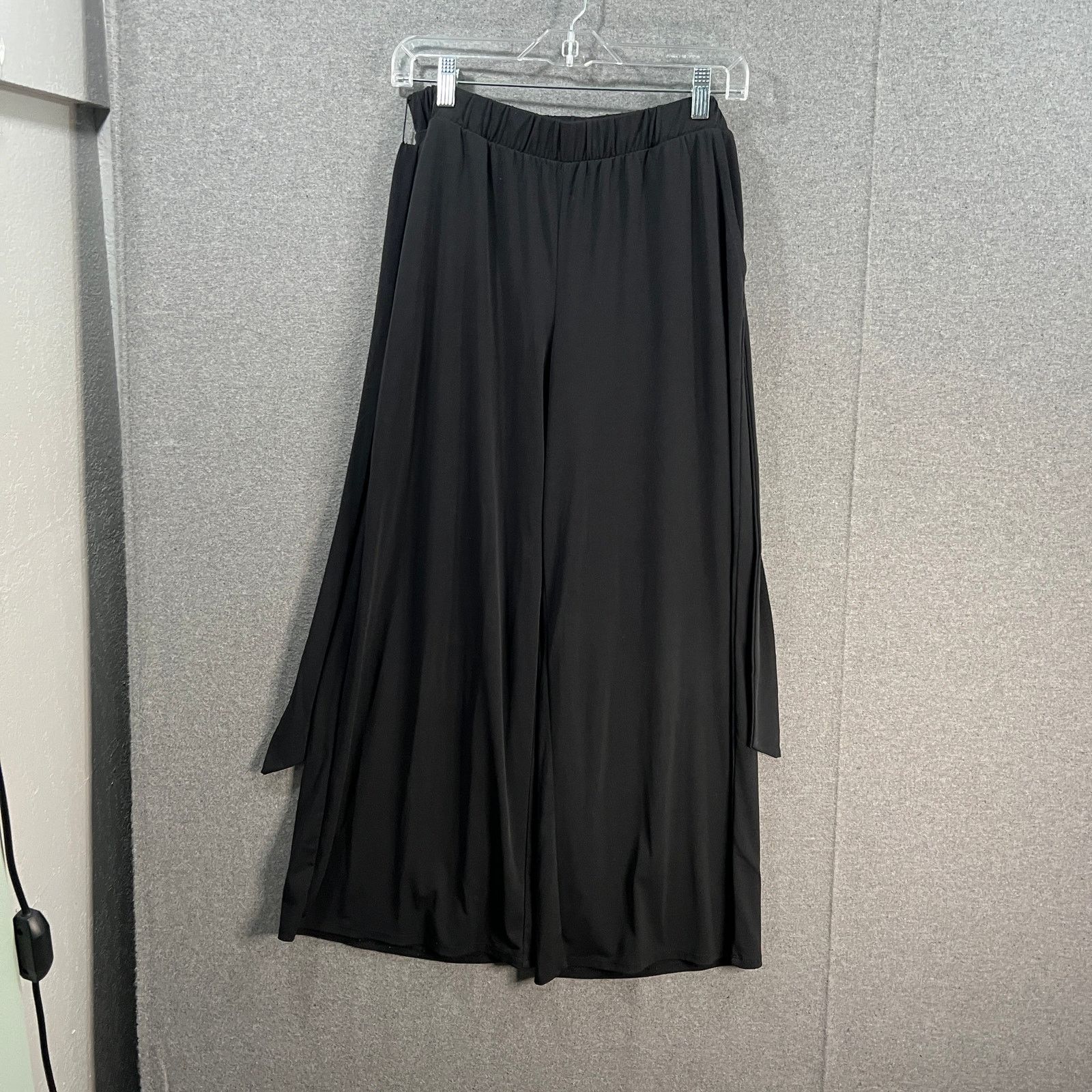 Other Girls With Curves Women Pants Black Size SP Size 27" / US 4 / IT 40 - 1 Thumbnail