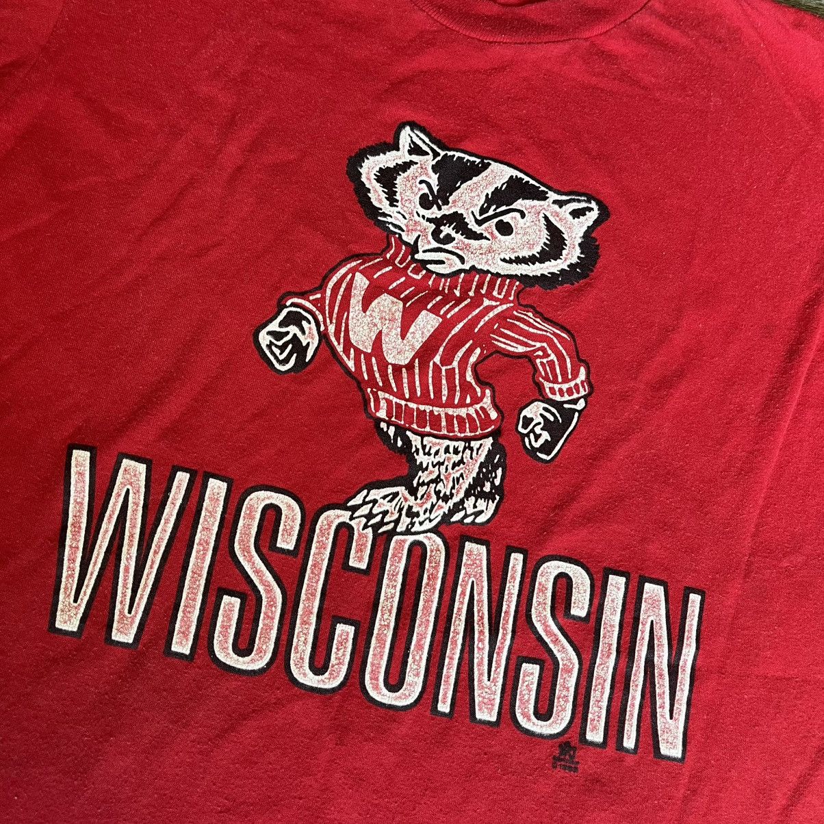 Vintage Vintage 1990s Wisconsin Badgers College Graphic Logo T Shirt Size US L / EU 52-54 / 3 - 3 Thumbnail