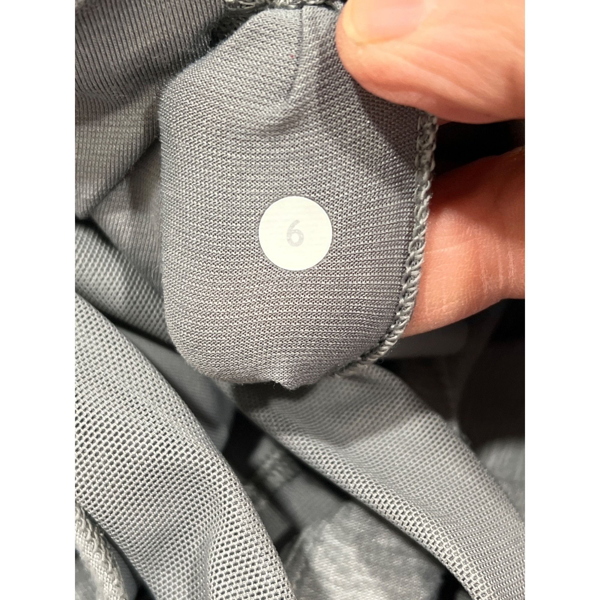 Lululemon Lululemon Enhearten Tank Size 6Heathered Battleship / Battle Size M / US 6-8 / IT 42-44 - 8 Thumbnail