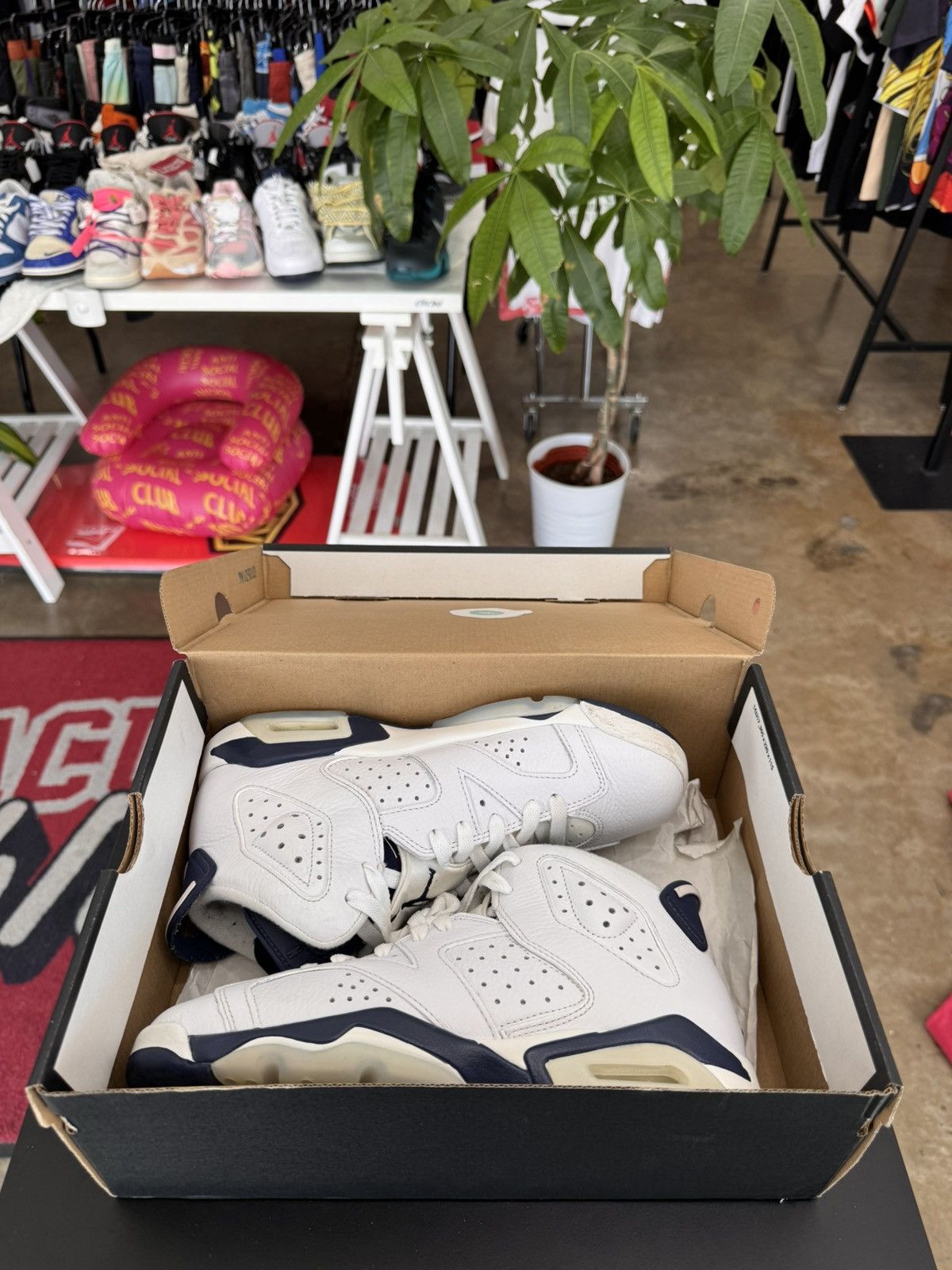 Jordan Brand Air Jordan 6 Midnight Navy Size 7Y (2022) Size US 7 / EU 40 - 10 Thumbnail