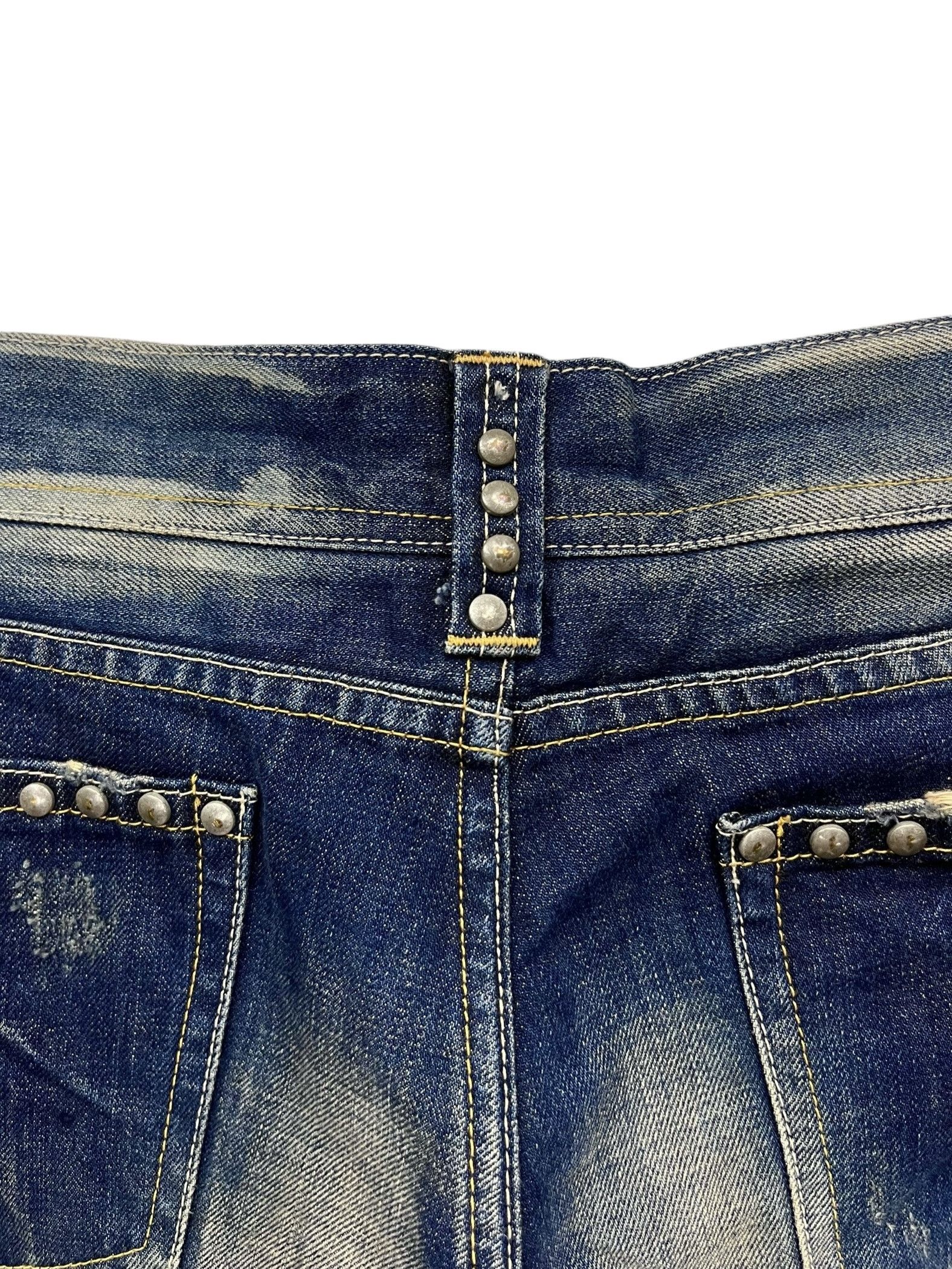🔥FYE🔥Vintage VANQUISH Designer Punk Studded Ripped Flare