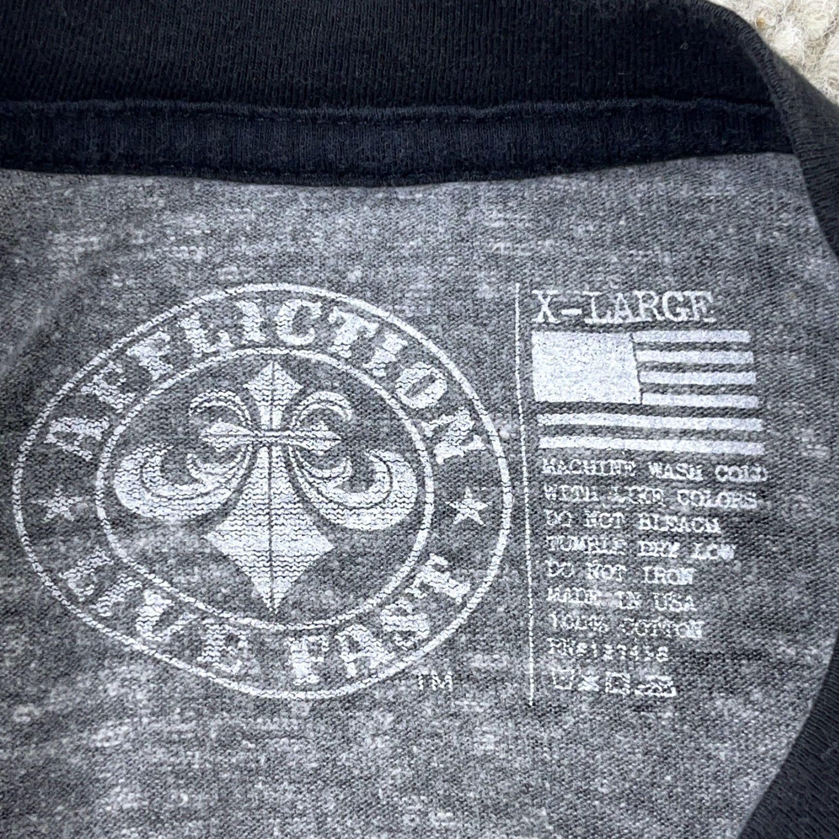 Affliction Affliction Shirt Men XL Black Gray Tee Live Fast MMA Eagle Shield Retro Faded Short Sleeve Crew Neck T-Shirt Mens USA Gothic Grunge Skull Tattoo Size US XL / EU 56 / 4 - 3 Thumbnail