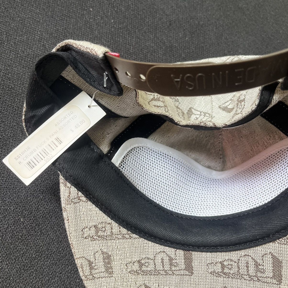 Supreme Supreme 2010 R. Crumb Fuck SnapBack Beige w/ Tags Size ONE SIZE - 3 Thumbnail