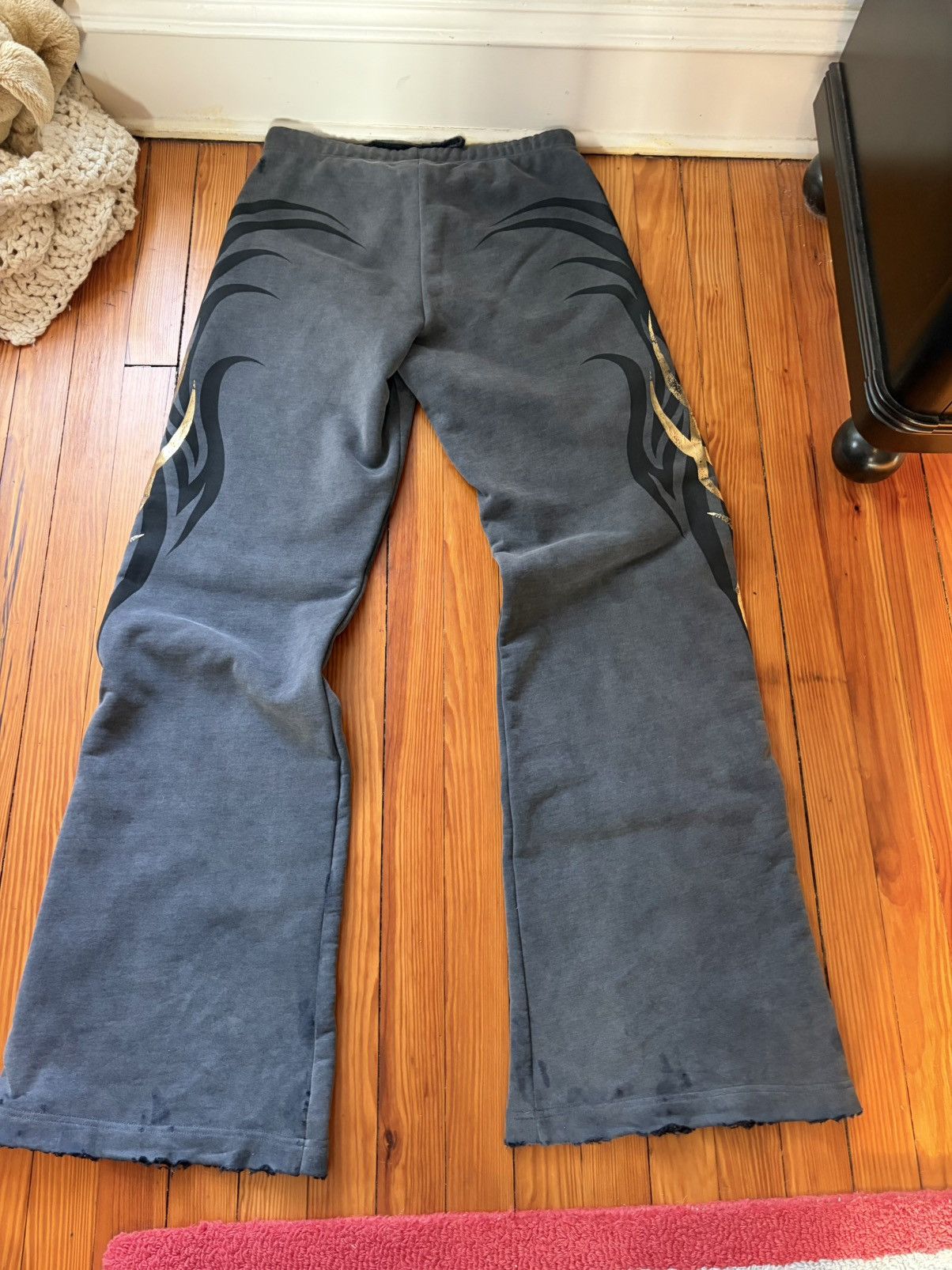 Balenciaga Balenciaga Tacky Gold Sweatpants Size US 32 / EU 48 - 2 Thumbnail