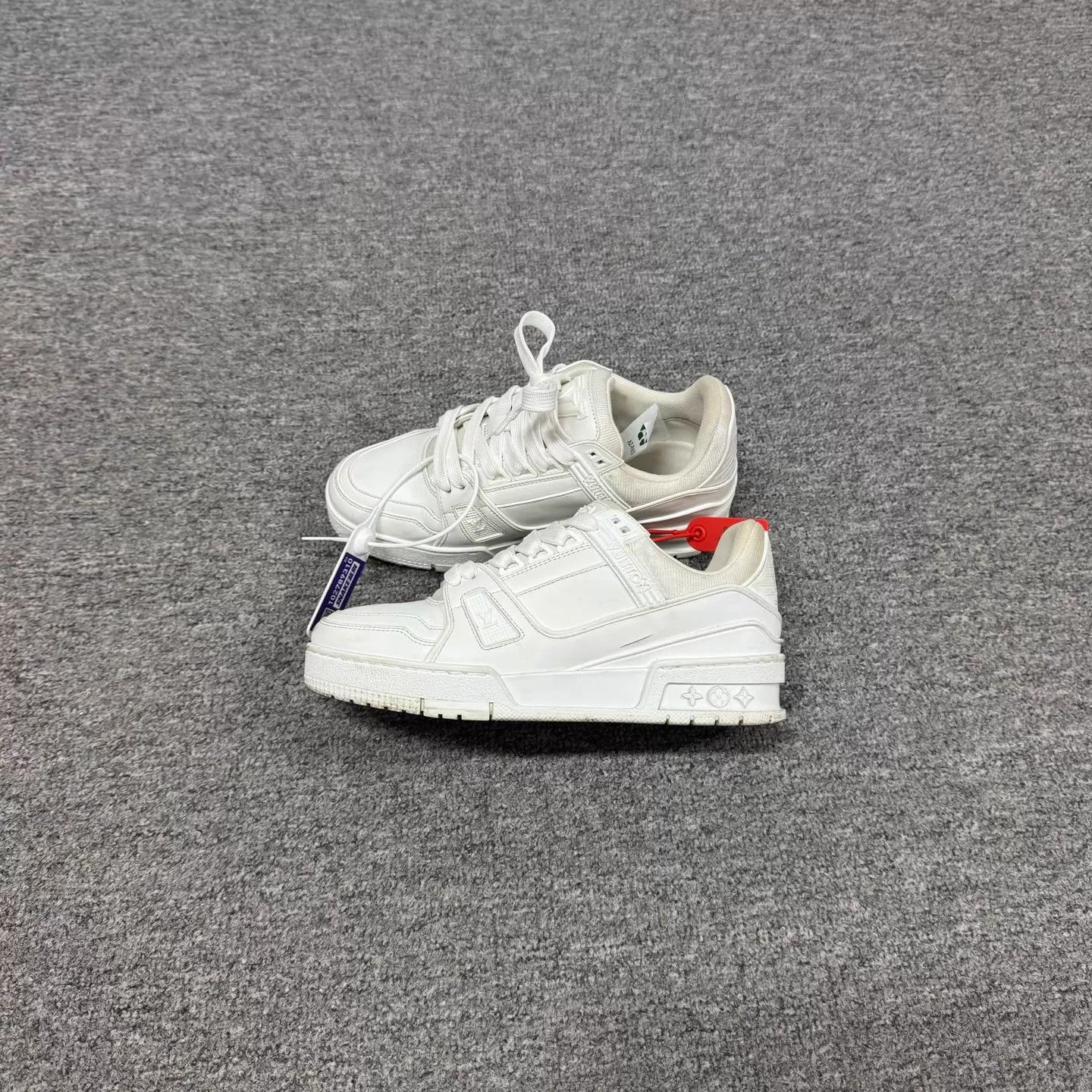 Louis Vuitton LV white Trainer 36.5 97 new Size US 6 / IT 36 - 1 Thumbnail