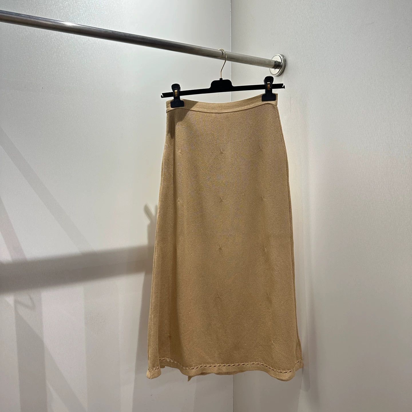 Chanel Chanel women's Camel Side Slit Skirt 36 apr637 Size 26" / US 2 / IT 38 - 2 Thumbnail