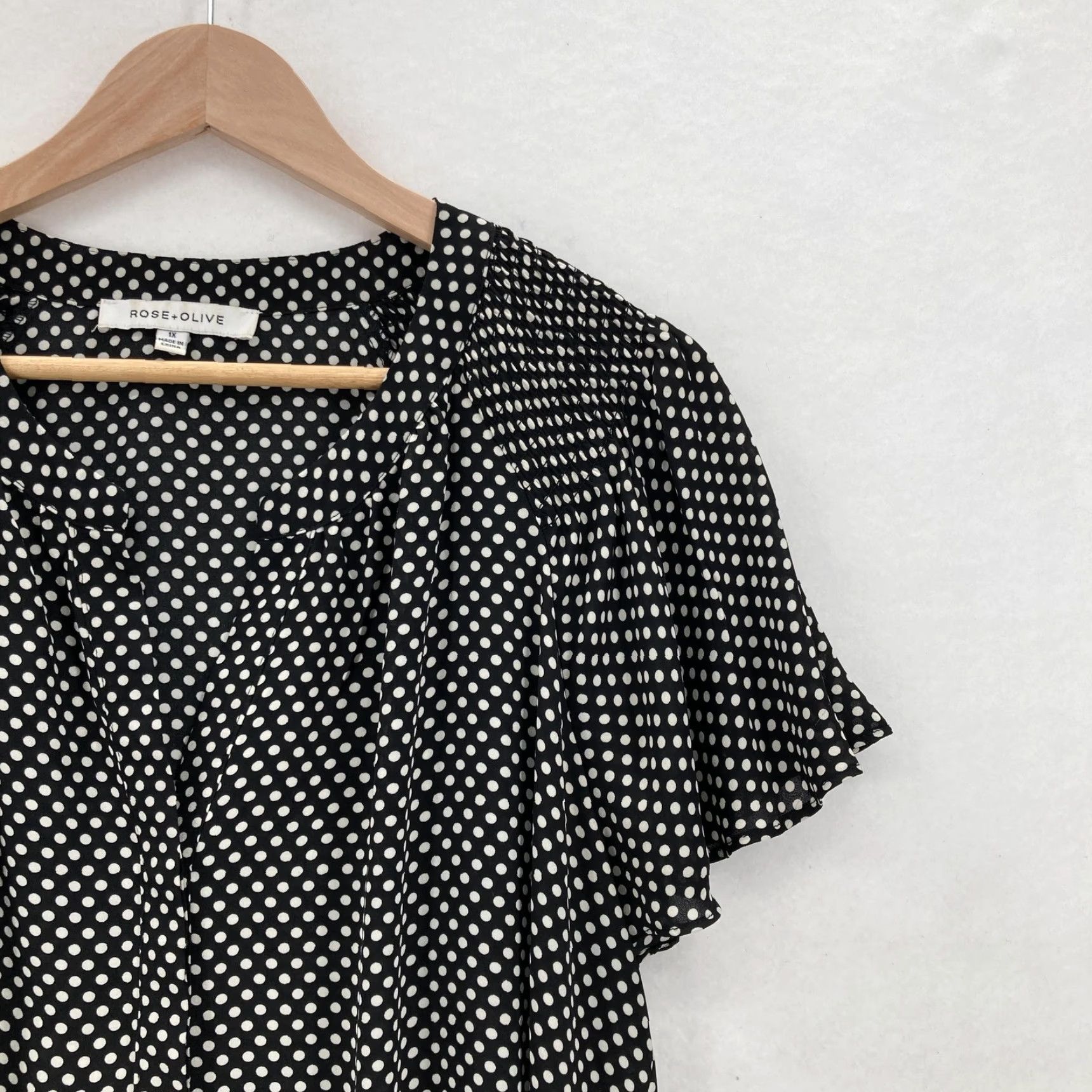 Vintage ROSE + OLIVE Shirt Womens 1X Black White Polka Dot Flutter Sleeve V-Neck Blouse Size XL / US 12-14 / IT 48-50 - 2 Thumbnail