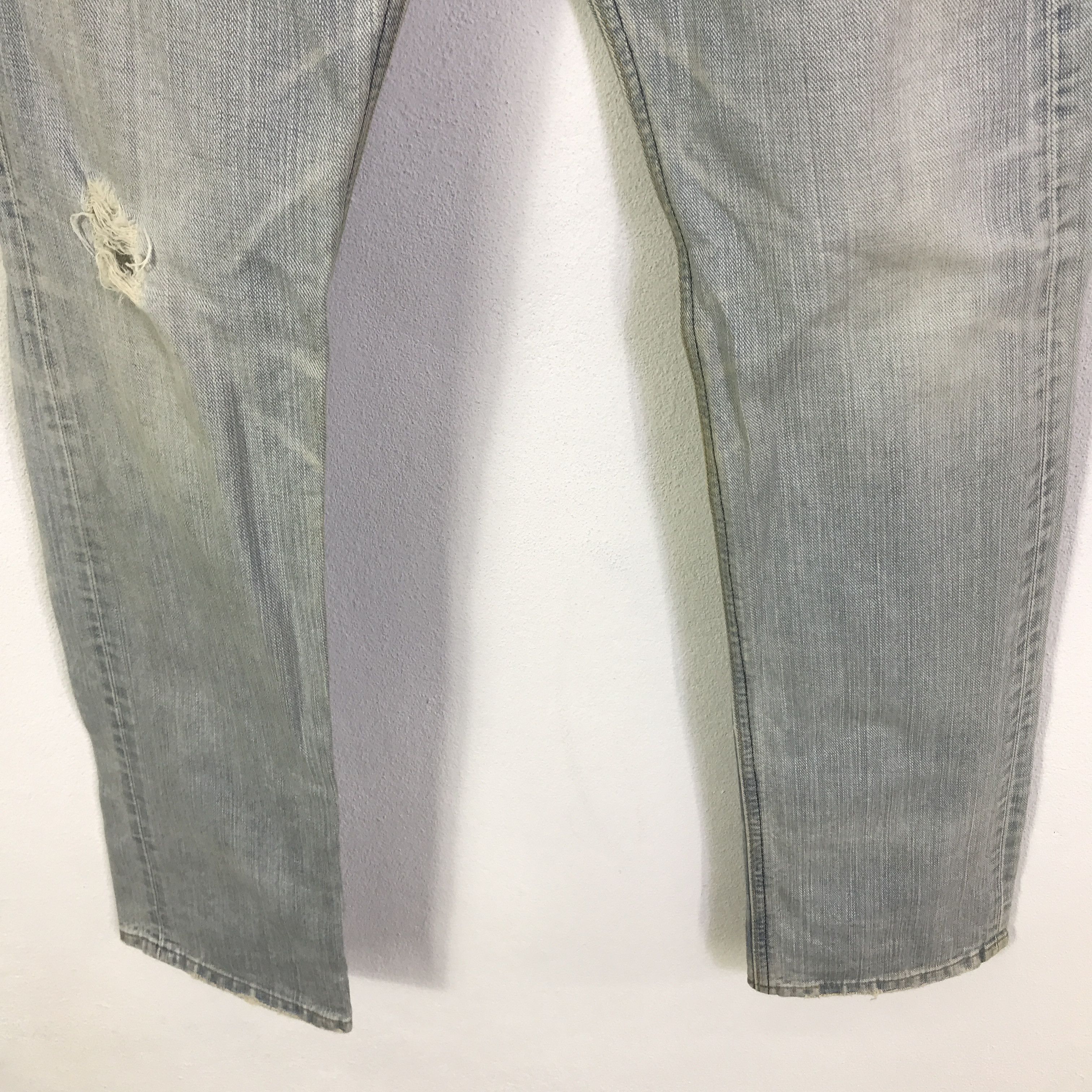 Lee Lee Light wash denim distressed denim pants K74B12 Size US 28 / EU 44 - 3 Thumbnail