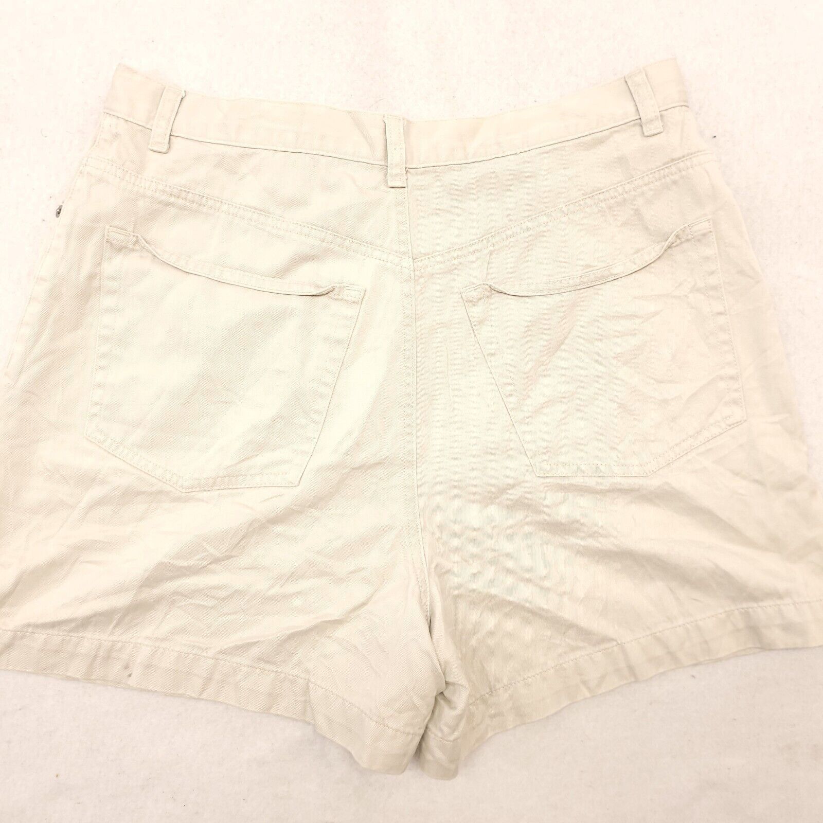 Banana Republic Banana Republic Chino Short Shorts Womens Size 14 Beige Size 36" / US 14 / IT 50 - 9 Thumbnail
