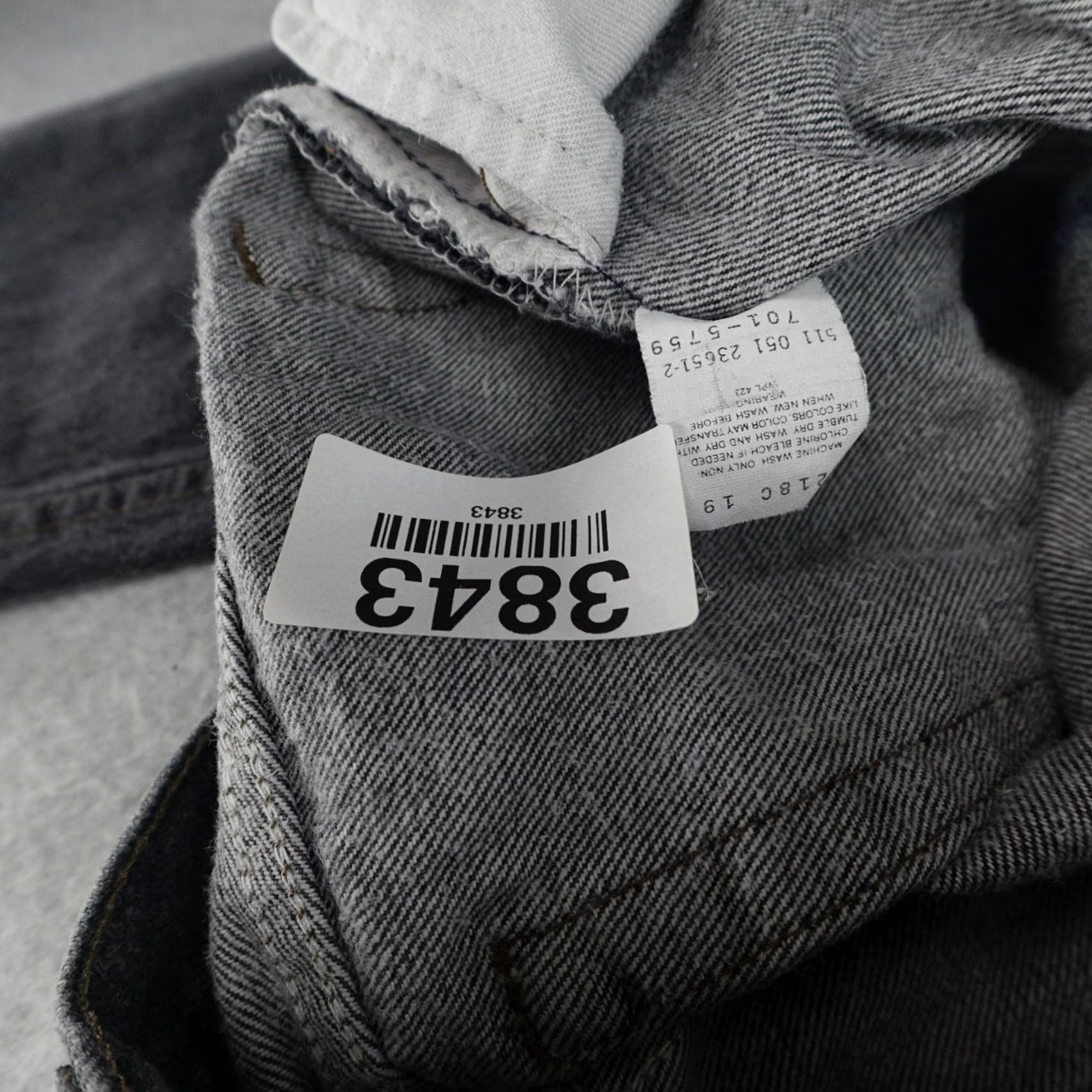 Levi's VINTAGE Levi's 701 Jeans 27 (27X28) Button Fly Black Denim 5-Pocket Regular Womens Size 27 80s Vintage style Straight Jeans Mens Womens Size 27" / US 4 / IT 40 - 6 Thumbnail