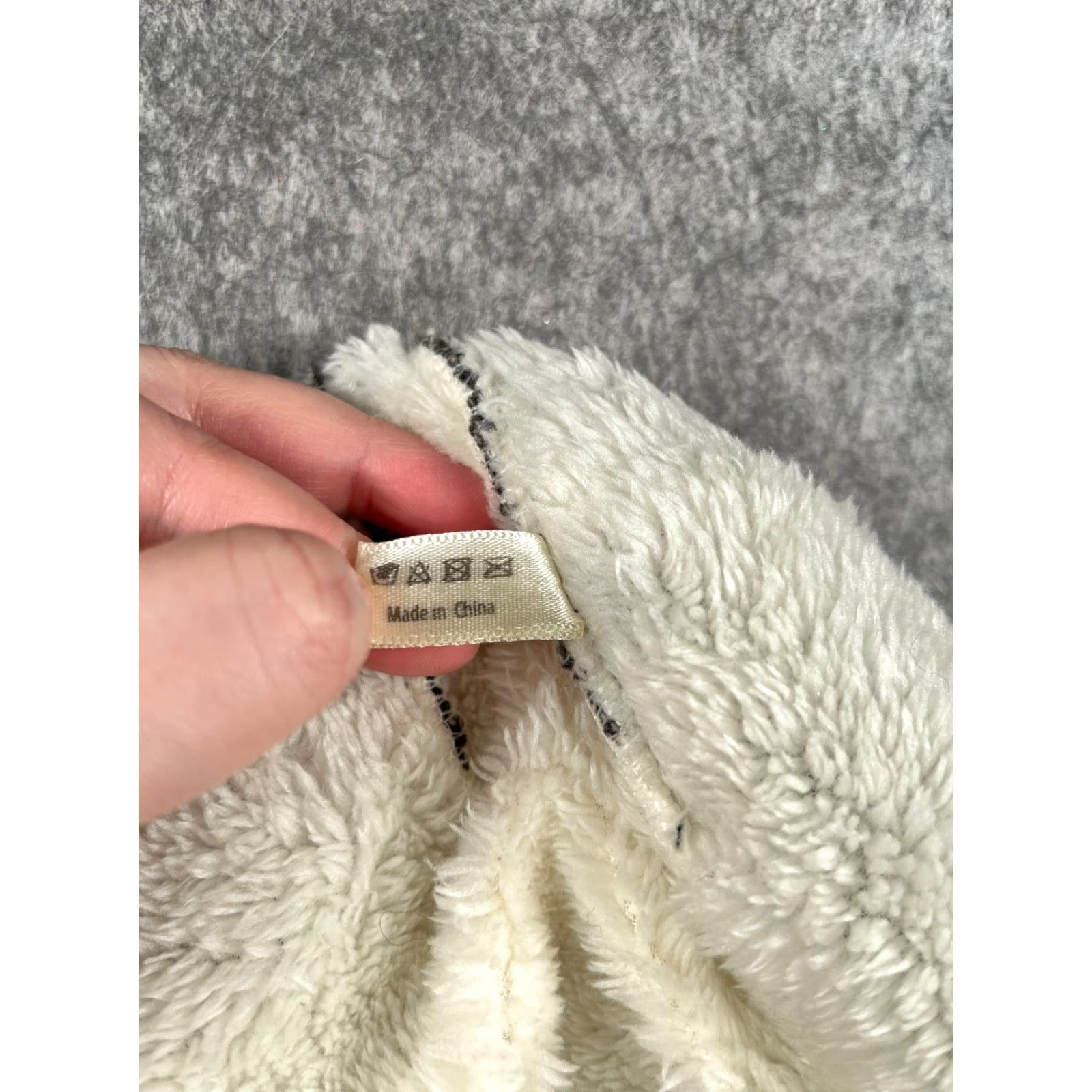 Vintage Elegant Essence Beanie Hat Adult One Size Gray Knit Acrylic Blend Fur Trim Size ONE SIZE - 8 Thumbnail